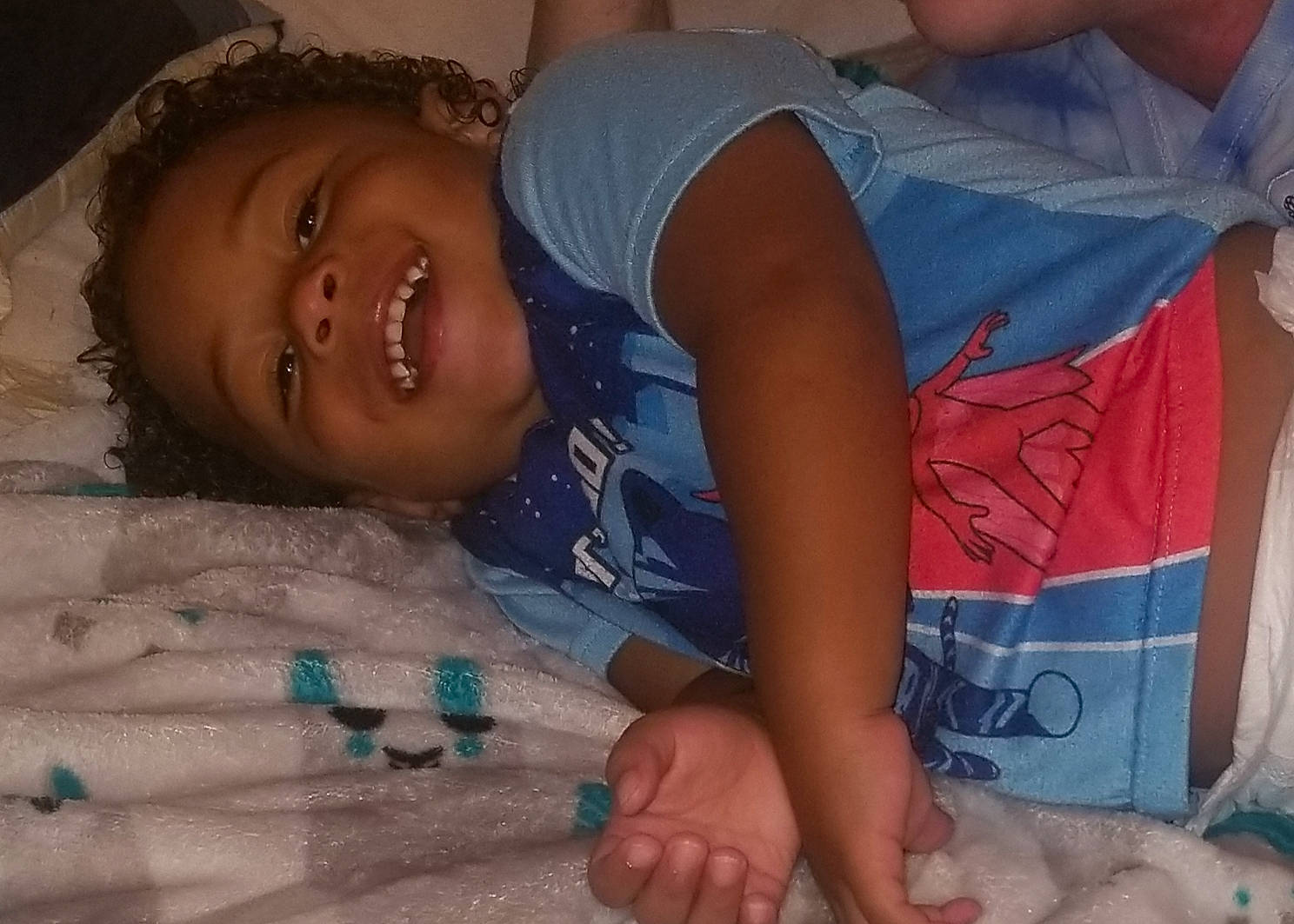 Trayven is registered to the contest to win money with this photo: abdomen, arm, azure, cheek, comfort, elbow, finger, happy, human, human_body, iris, joint, joy, leg, mouth, muscle, nose, organ, person, skin