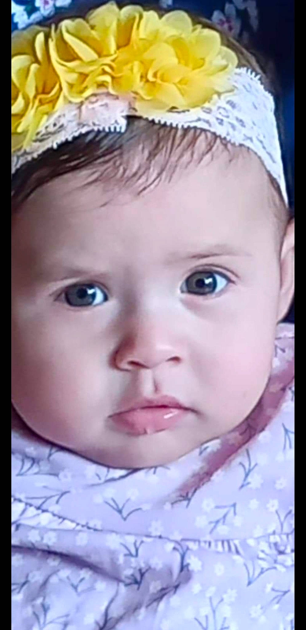 Loane a rejoint le concours — aidez-le/la à gagner de superbes lots ! baby, beauty, cap, cheek, child, chin, ear, eyebrow, eyelash, fashion_accessory, happy, headgear, headpiece, iris, lip, nose, person, photograph, skin, smile