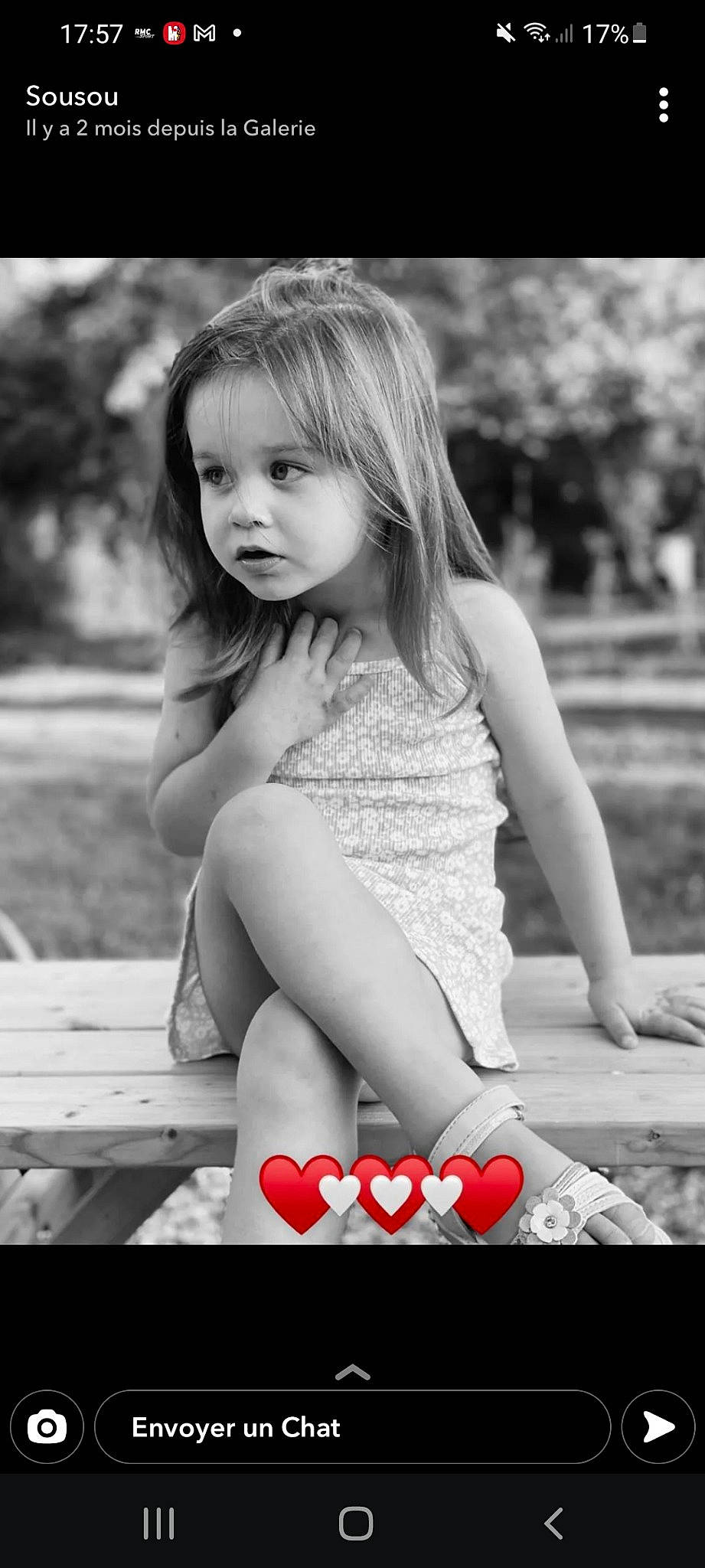 Sanaya a rejoint le concours — aidez-le/la à gagner de superbes lots ! black, black_and_white, eye, facial_expression, flash_photography, grass, hair, hairstyle, happy, head, joint, knee, leg, lip, person, photograph, shorts, skin, style, thigh
