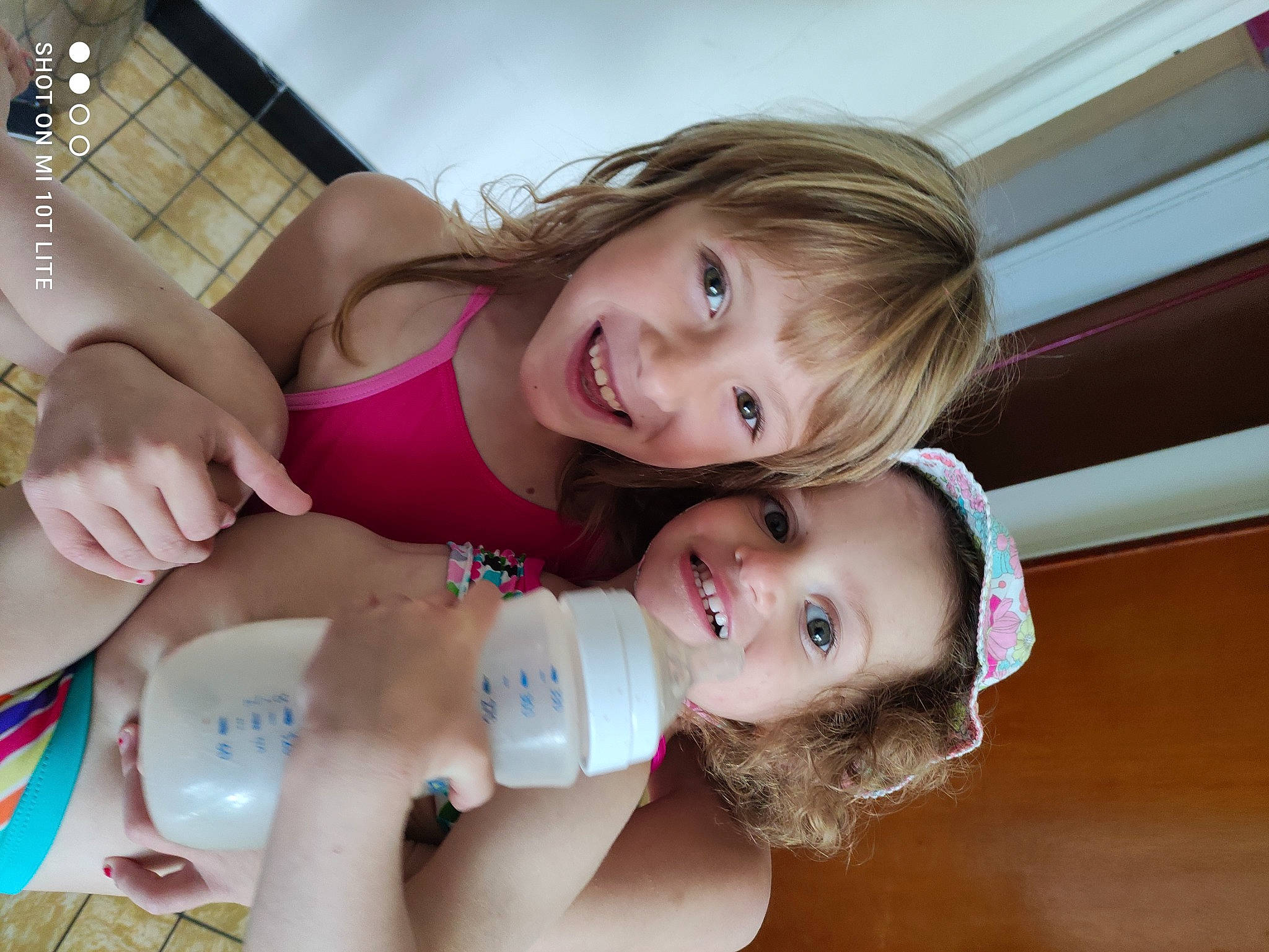 Vétina-rosa a rejoint le concours — aidez-le/la à gagner de superbes lots ! abdomen, beauty, brassiere, chest, child, dress, eyelash, face, flash_photography, fun, happy, human_body, joy, leisure, muscle, person, skin, smile, summer, thigh