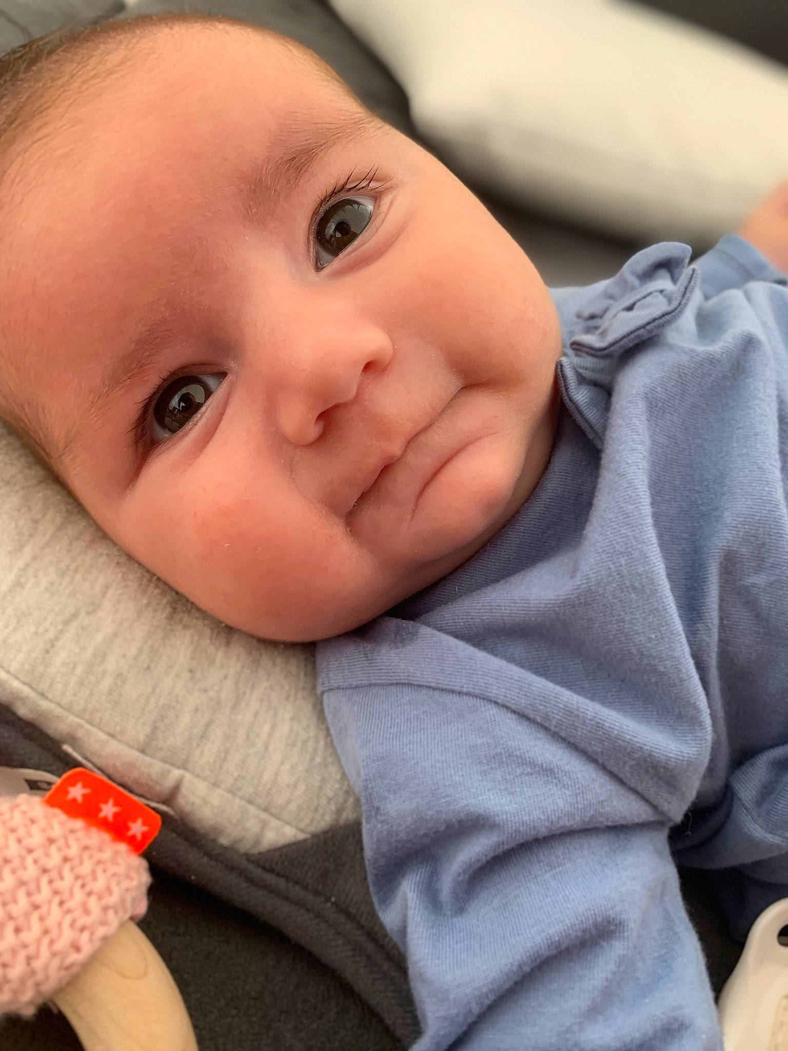 Sofía a rejoint le concours — aidez-le/la à gagner de superbes lots ! baby, cheek, child, chin, eye, face, finger, head, lip, mouth, nose, person, skin, toddler