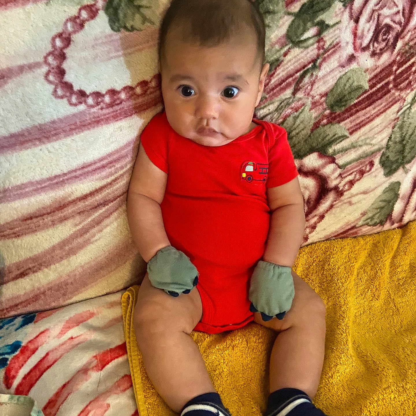 Kenilius is registered to the contest to win money with this photo: baby, bed, clothing, couch, cushion, face, furniture, glove, head, homedecor, hosiery, indoors, person, photography, portrait, quilt, shorts, sitting, sock, t_shirt