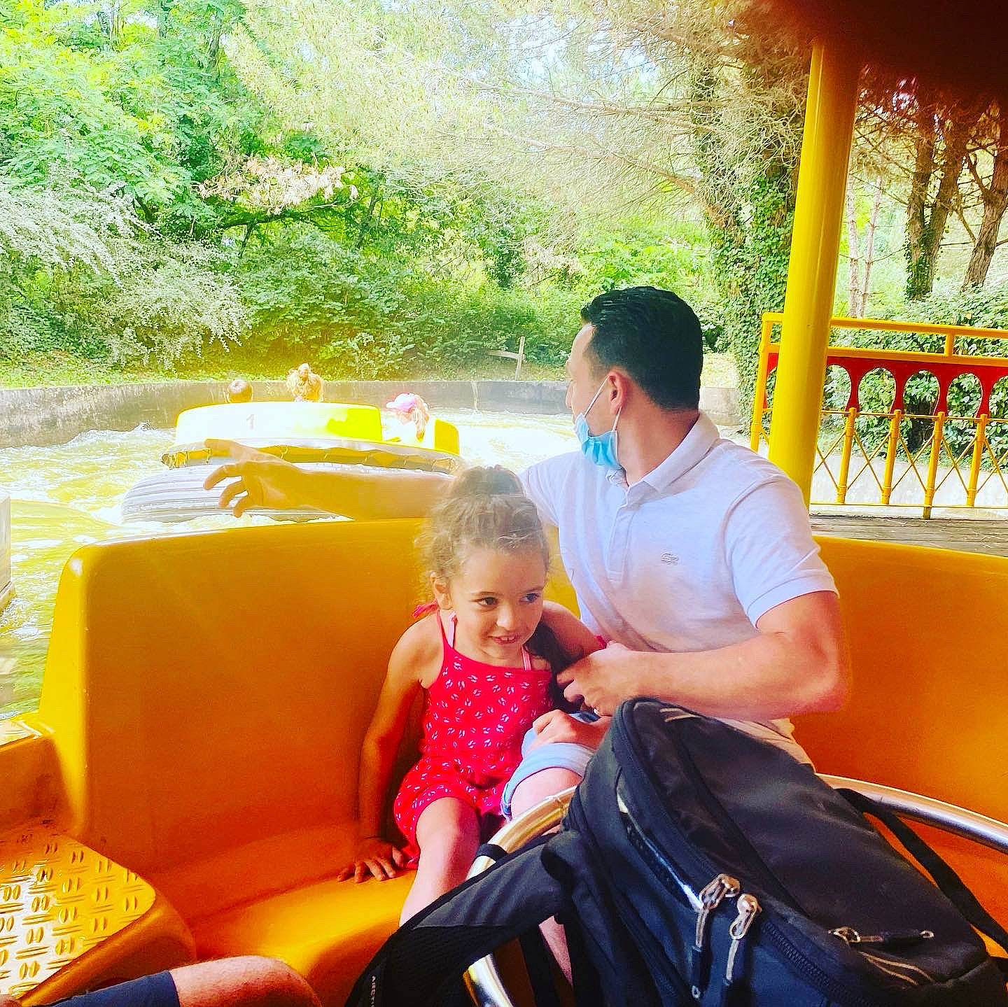 Iliana participe au concours pour gagner de l'argent avec cette photo : boats_and_boating_equipment_and_supplies, fun, grass, green, happy, joy, lap, leisure, light, mammal, motor_vehicle, person, plant, recreation, shorts, summer, sunlight, toddler, travel, tree