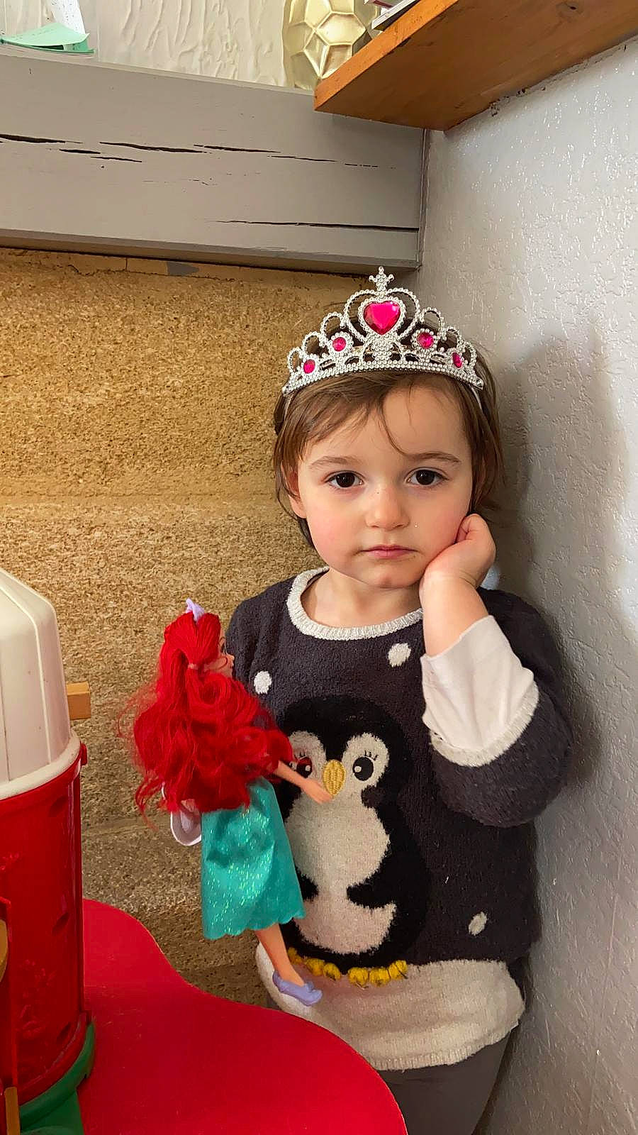 Rose participe au concours pour gagner de l'argent avec cette photo : baby_toddler_clothing, beauty, cap, child, cooler, costume, costume_hat, event, fashion_accessory, fun, happy, hat, headwear, human_body, person, pink, product, skin, sleeve, sun_hat