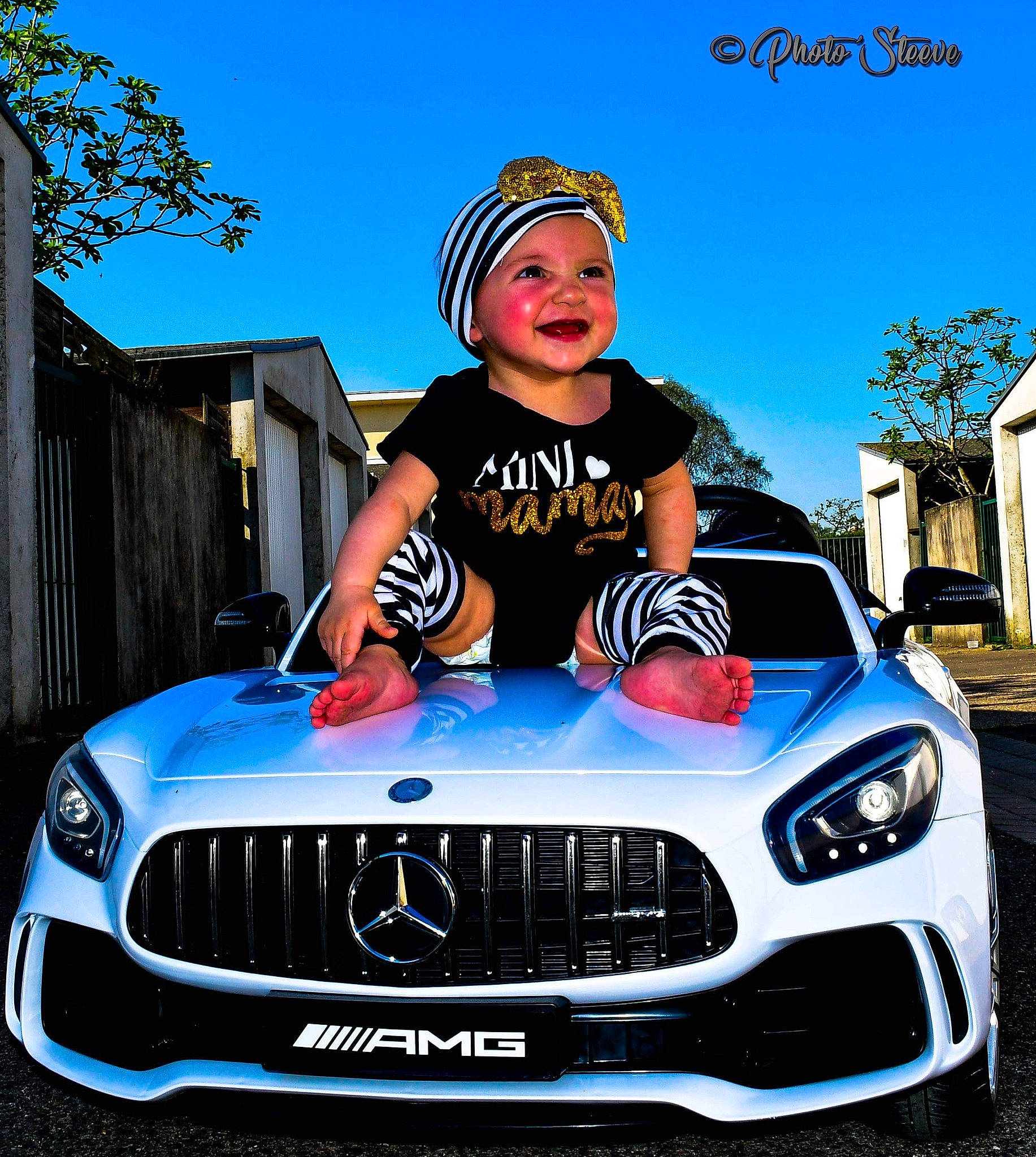 Giulia participe au concours pour gagner de l'argent avec cette photo : automotive_design, automotive_wheel_system, car, city_car, compact_car, coupe, grille, headwear, hood, joy, land_vehicle, luxury_vehicle, maserati, motor_vehicle, performance_car, person, personal_luxury_car, sedan, sports_car, supercar