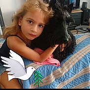 Sisi a rejoint le concours — aidez-le/la à gagner de superbes lots ! child, dog, bed, blanket, indoor, furniture, television, speaker, table, hugging, blonde_hair, striped_bedspread, calm, pet, young_girl, black_dog, peace_symbol, digital_overlay, home, portrait