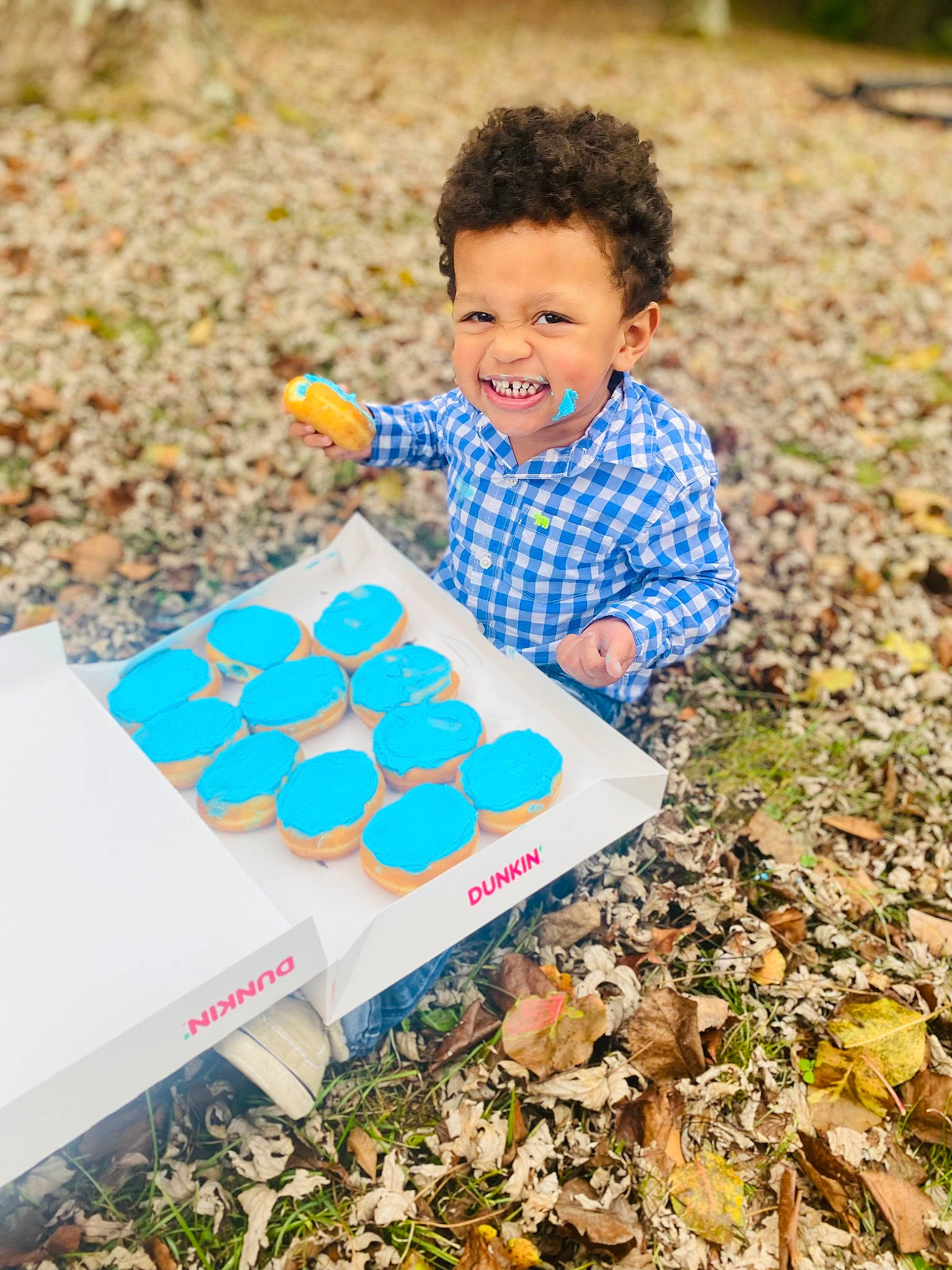 Tre joined the competition — help win amazing prizes! adaptation, child, electric_blue, flooring, font, grass, happy, joy, landscape, leisure, nature, pattern, people_in_nature, person, plant, recreation, smile, soil, t_shirt, table