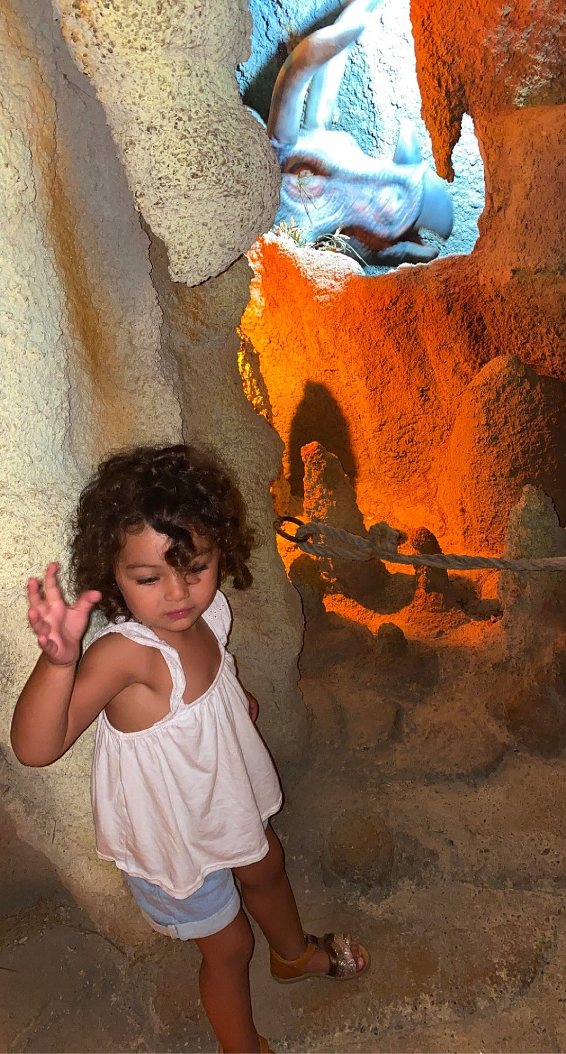 Ayna a rejoint le concours — aidez-le/la à gagner de superbes lots ! adaptation, beauty, chin, formation, fun, happy, human, landscape, mammal, morning, organ, person, rock, sitting, standing, summer, t_shirt, textile, tints_and_shades, toddler