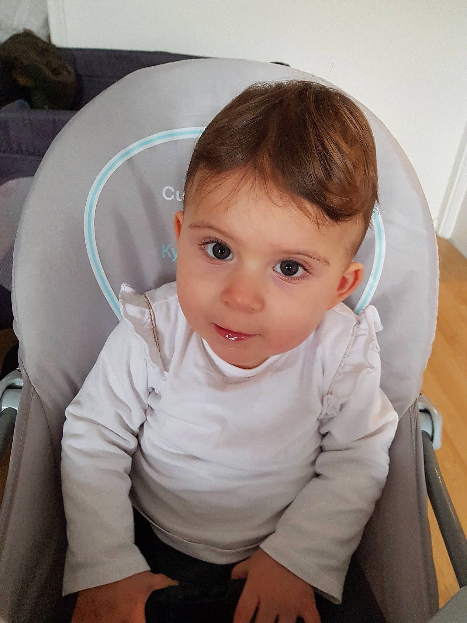 Myia participe au concours pour gagner de l'argent avec cette photo : baby, cheek, child, chin, ear, eye, face, head, iris, lip, person, sitting, skin, smile, toddler