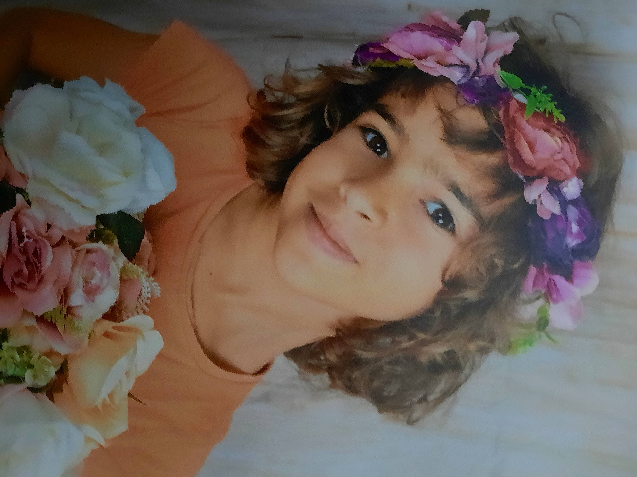 Kenza participe au concours pour gagner de l'argent avec cette photo : beauty, bridal_accessory, dress, eye, eyelash, flower, flower_arranging, hair, happy, head, headgear, headpiece, headwear, iris, joy, lip, long_hair, person, petal, pink