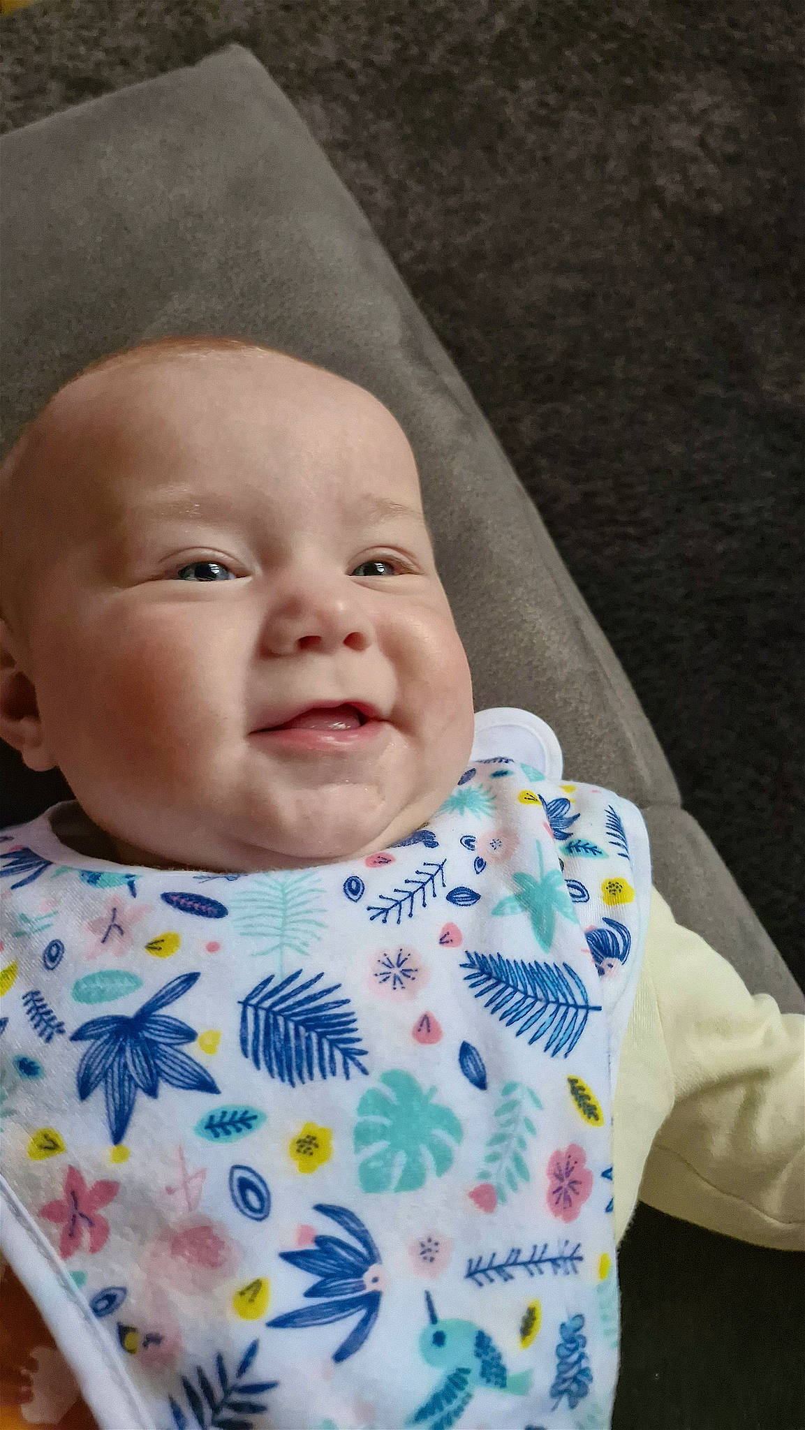 Nina a rejoint le concours — aidez-le/la à gagner de superbes lots ! baby, baby_toddler_clothing, cheek, chin, clothing, eye, eyebrow, face, happy, head, iris, lip, nose, person, pink, product, skin, sleeve, smile, textile