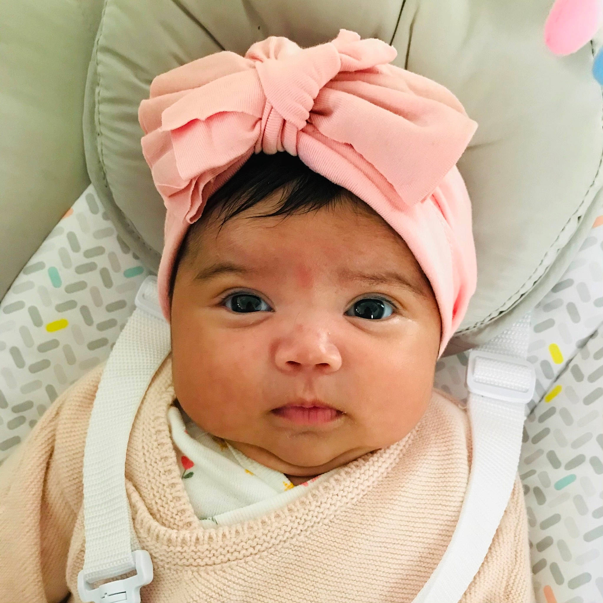 Karla participe au concours pour gagner de l'argent avec cette photo : baby, baby_sleeping, baby_toddler_clothing, cheek, child, collar, comfort, eyelash, face, fashion_accessory, hair_accessory, happy, headwear, linens, pattern, person, pink, skin, sleeve, toddler