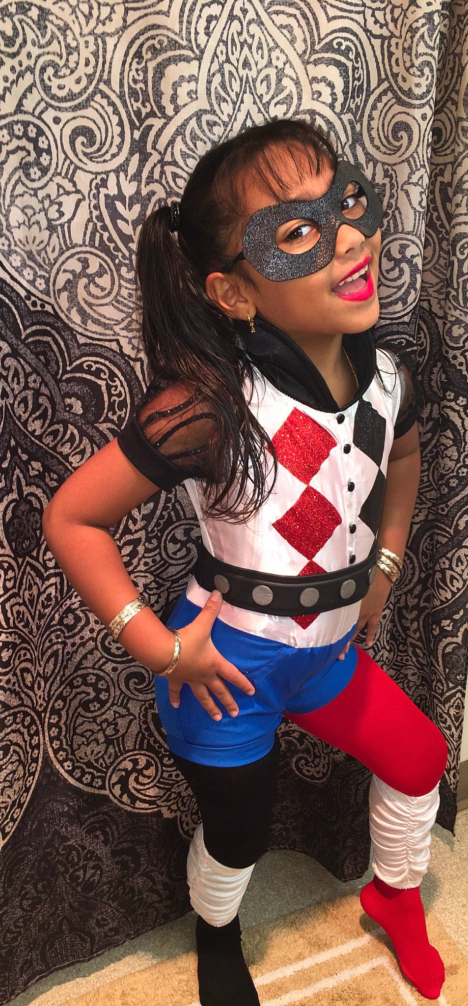 Chanel is registered to the contest to win money with this photo: arm, black_hair, clothing, cool, entertainment, event, eye, face, fashion, fashion_design, glove, hair, head, headgear, human_leg, jewellery, necklace, performing_arts, person, thigh