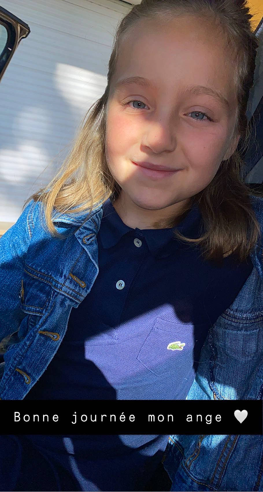 Kessy a rejoint le concours — aidez-le/la à gagner de superbes lots ! blond, brown_hair, cheek, cool, electric_blue, eyebrow, flash_photography, fun, hairstyle, happy, iris, joy, lip, pattern, person, skin, sleeve, smile, street_fashion, t_shirt