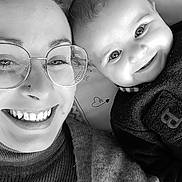 Lucas a rejoint le concours — aidez-le/la à gagner de superbes lots ! baby, woman, smiling, glasses, portrait, black_and_white, happy, face, closeup, person, toddler, apparel, eyewear, skin, head, child, indoor, expression, family, casual