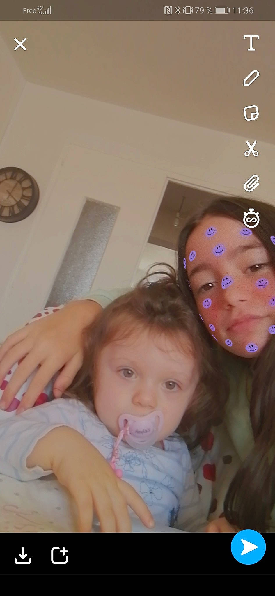 Célya a rejoint le concours — aidez-le/la à gagner de superbes lots ! baby, baby_toddler_clothing, ceiling, chair, cheek, child, ear, eyelash, finger, fun, gesture, happy, iris, lip, mouth, nose, person, pink, room, skin