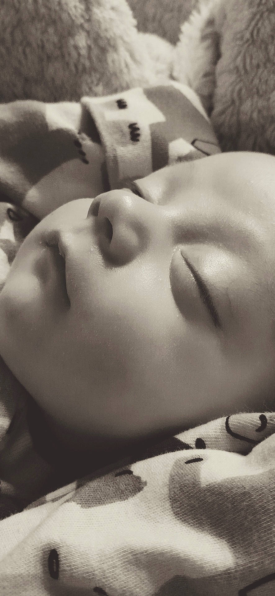 Case is registered to the contest to win money with this photo: black, black_and_white, cheek, chest, cloud, comfort, eye, eyebrow, eyelash, face, gesture, hand, happy, head, lip, mouth, nose, person, skin, style