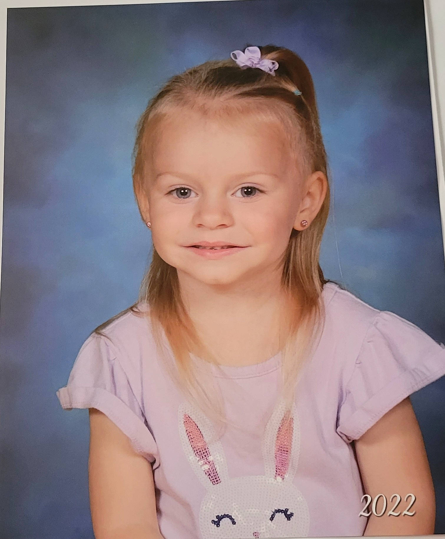 Rachel is registered to the contest to win money with this photo: beauty, brown_hair, cheek, ear, electric_blue, eyelash, fashion_accessory, flash_photography, fun, hair_accessory, happy, headband, headgear, headpiece, jaw, joy, person, pink, sleeve, smile