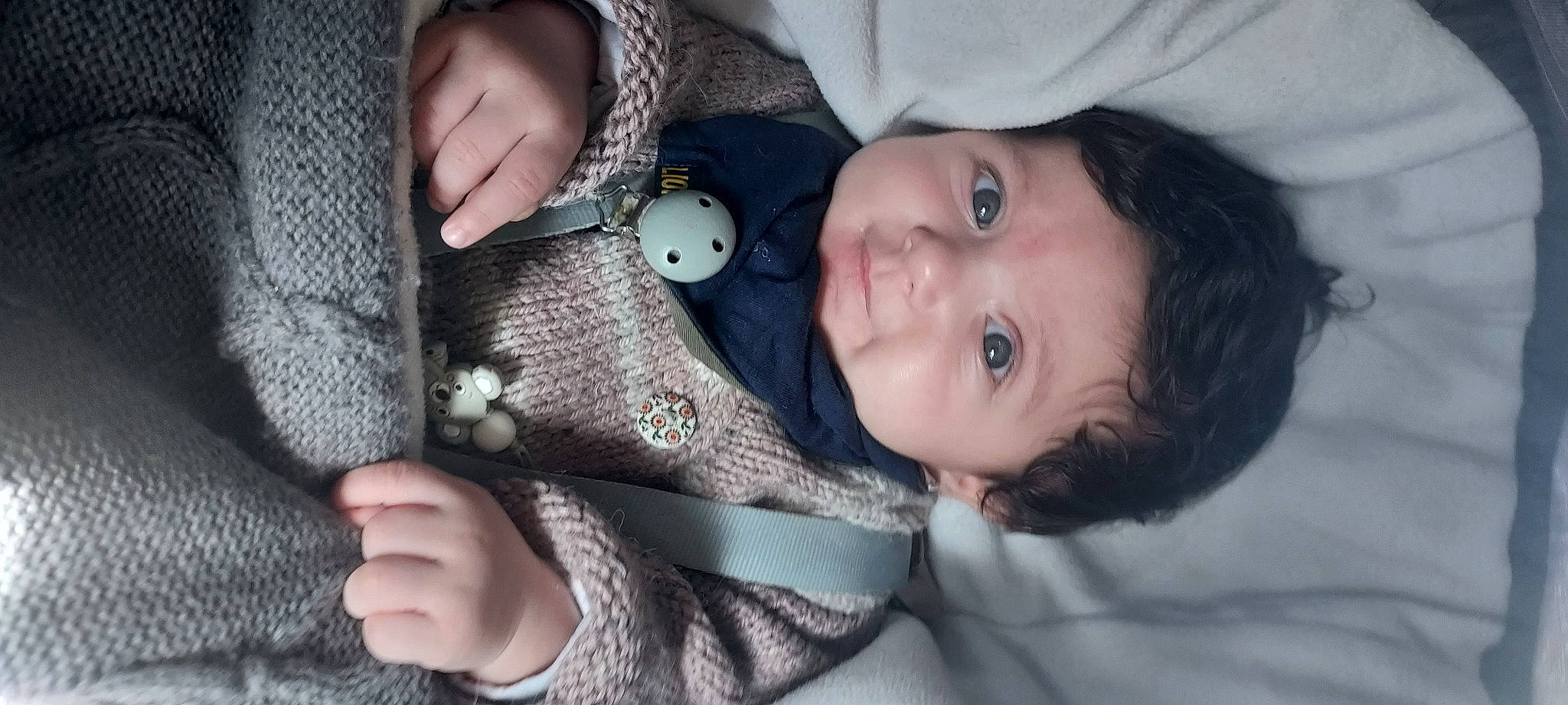 Eden participe au concours pour gagner de l'argent avec cette photo : baby, baby_toddler_clothing, cheek, child, comfort, eyelash, finger, gesture, grass, happy, iris, lip, mouth, nail, nose, organ, person, skin, sleeve, smile