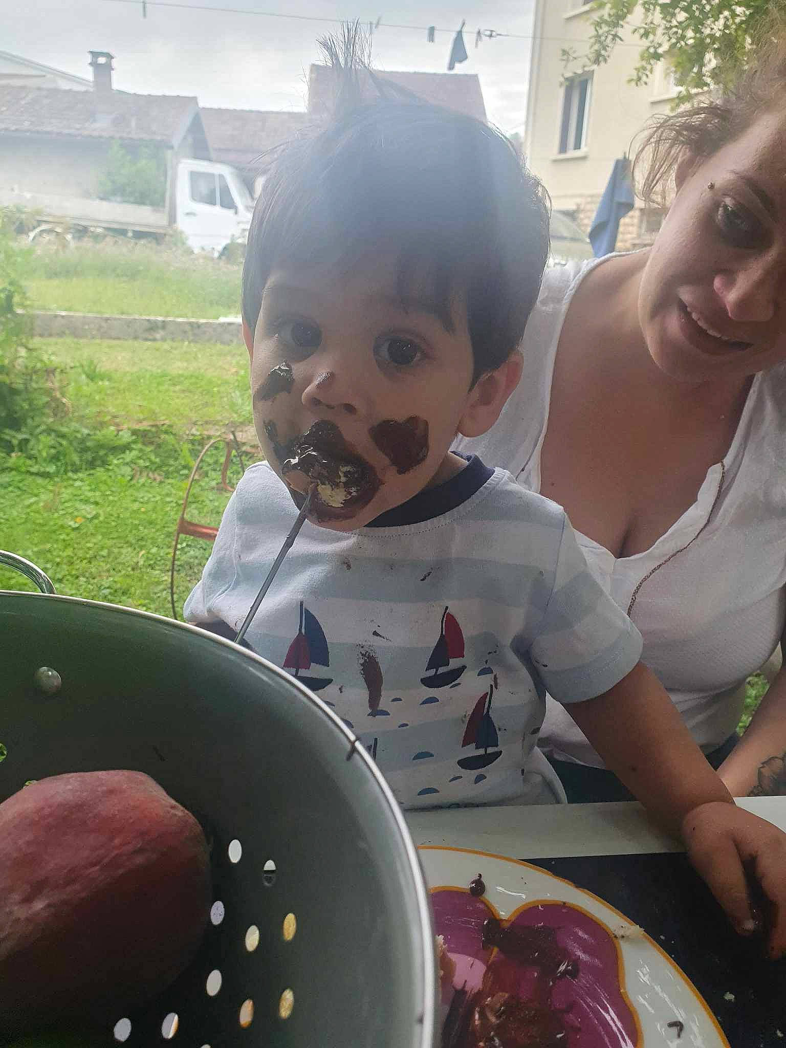 Ashley a rejoint le concours — aidez-le/la à gagner de superbes lots ! birthday, child, comfort_food, cooking, cuisine, dish, eating, event, food, fun, happy, ingredient, natural_foods, person, plant, plate, recipe, superfood, sweetness, tableware