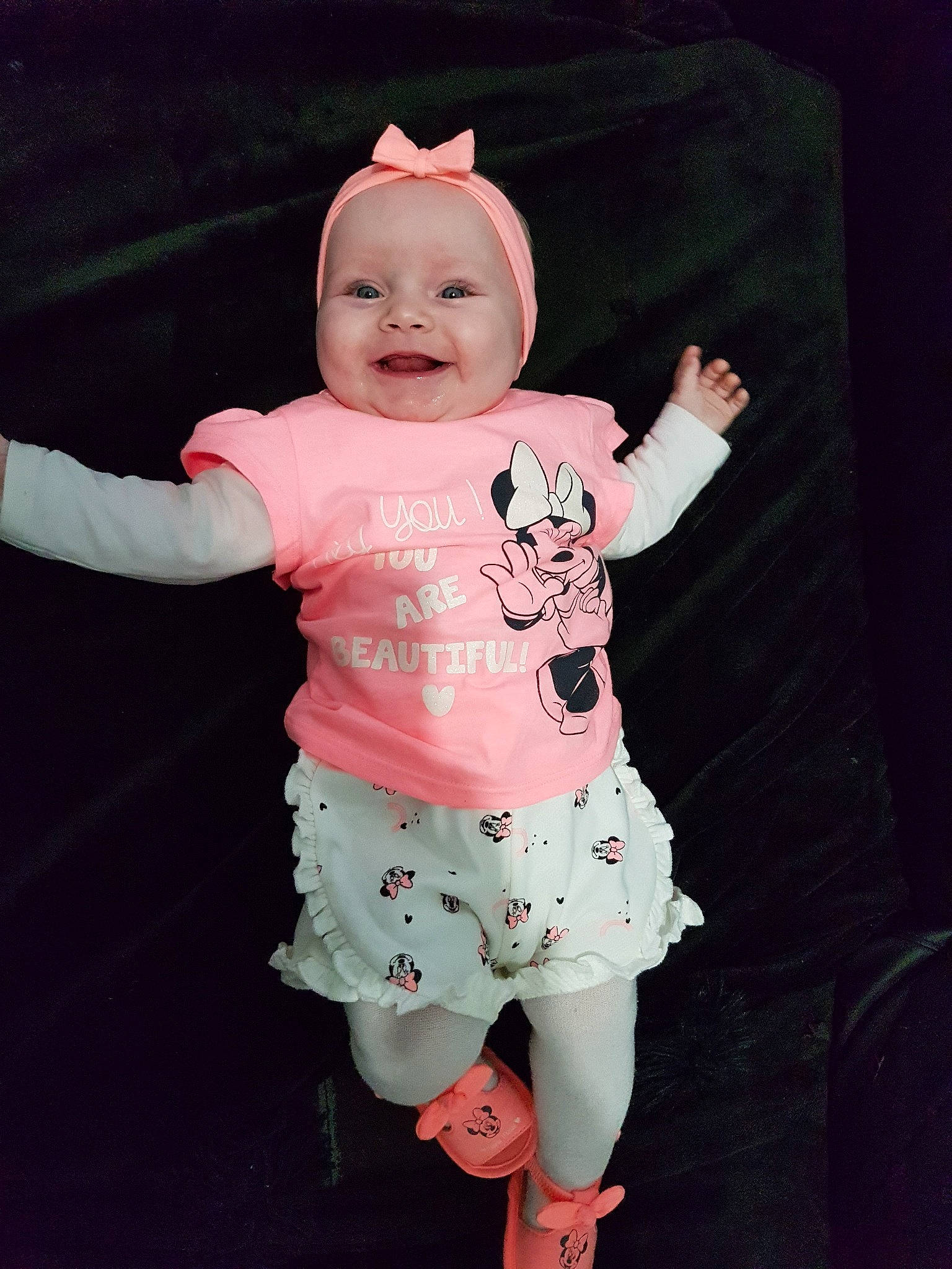 Hélèna participe au concours pour gagner de l'argent avec cette photo : baby, baby_toddler_clothing, cheek, child, fun, head, person, pink, product, skin, sleeve, smile, t_shirt, toddler