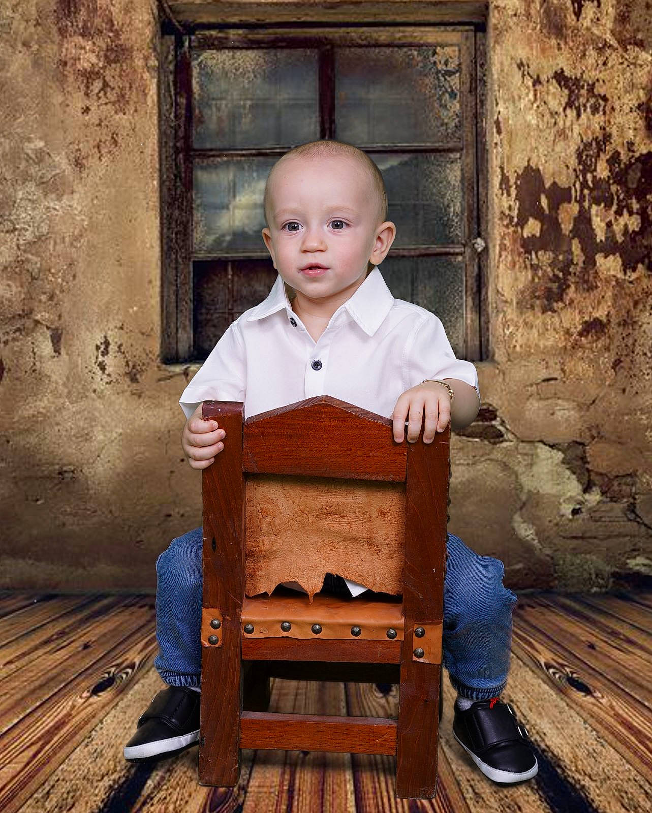Enrique joined the competition — help win amazing prizes! baby_toddler_clothing, chair, child, door, eye, flash_photography, flooring, fun, happy, hardwood, leg, people, person, room, shoe, sitting, smile, sneakers, standing, toddler