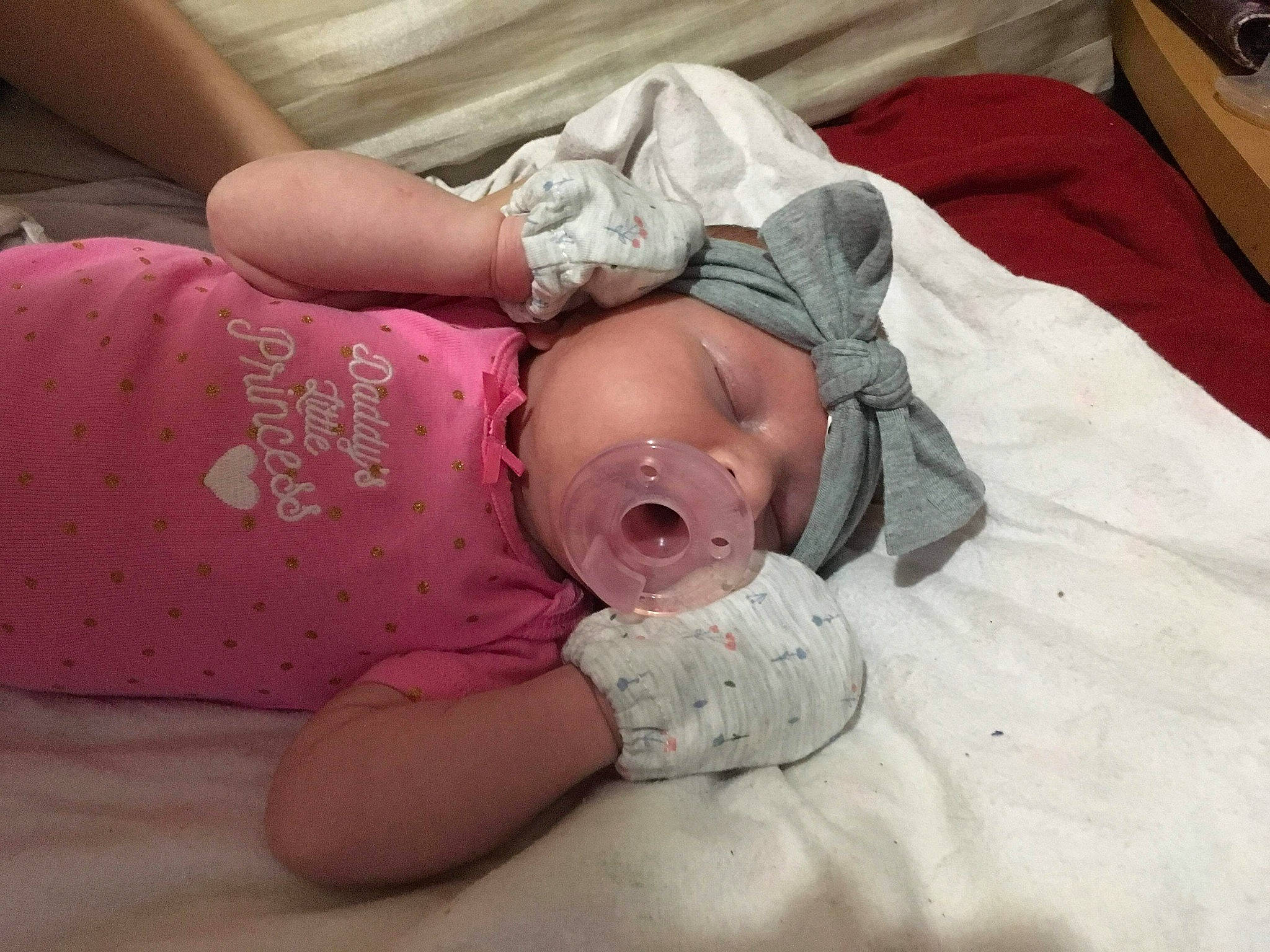 Karmin is registered to the contest to win money with this photo: arm, baby, baby_sleeping, bedtime, birth, child, childbirth, comfort, hand, head, headgear, headwear, leg, mouth, nap, person, pink, skin, sleep, toddler