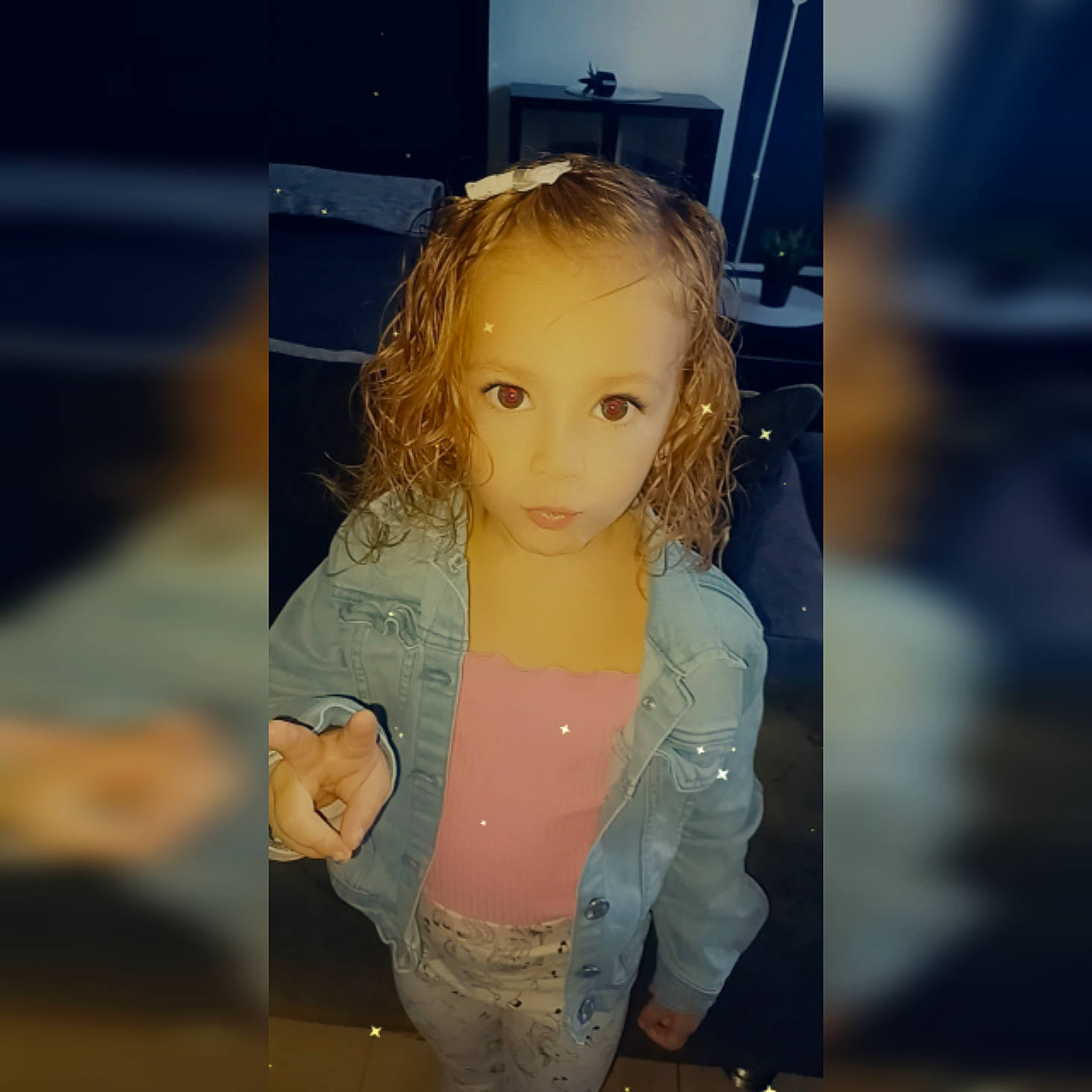 Myléna a rejoint le concours — aidez-le/la à gagner de superbes lots ! art, barbie, blond, brown_hair, child, doll, electric_blue, eye, eyelash, fashion_design, figurine, iris, jewellery, long_hair, machine, person, room, sitting, toy, visual_arts