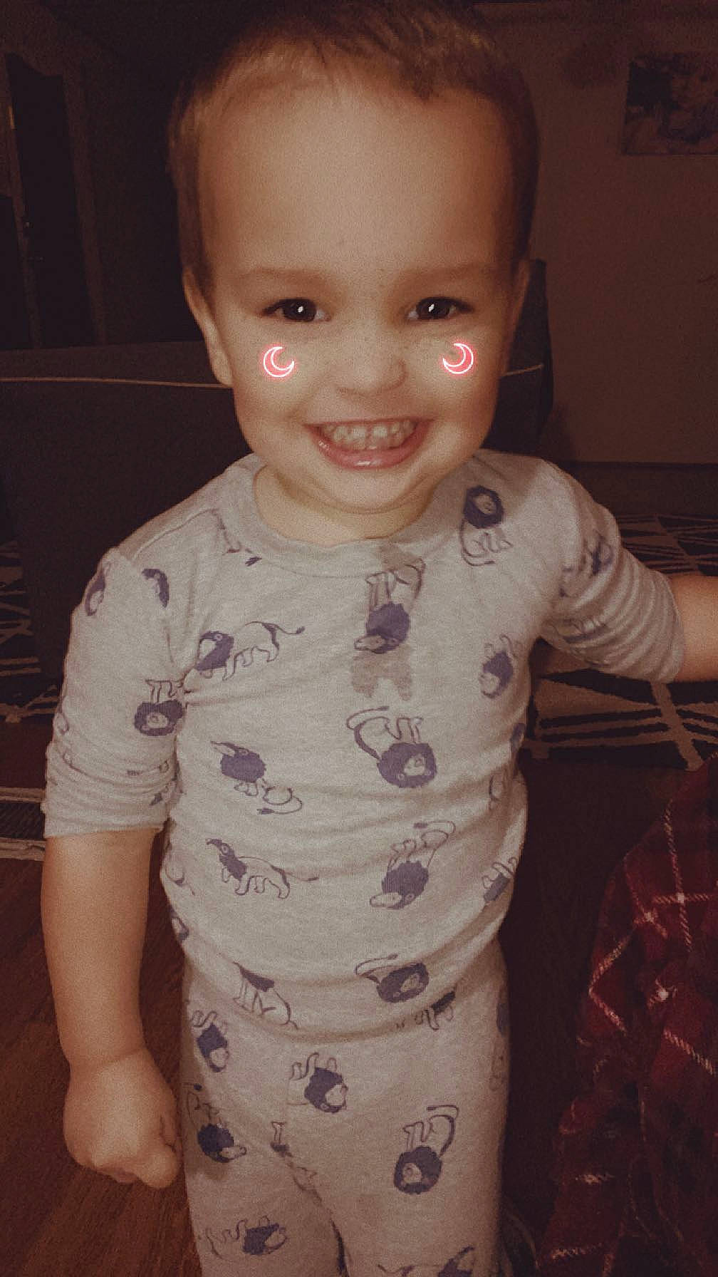 Felix is registered to the contest to win money with this photo: baby_toddler_clothing, cheek, chin, eye, eyebrow, face, forehead, hair, head, human_body, iris, joy, lip, mouth, neck, nose, organ, person, skin, sleeve