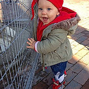 Amelia is registered to the contest to win money with this photo: