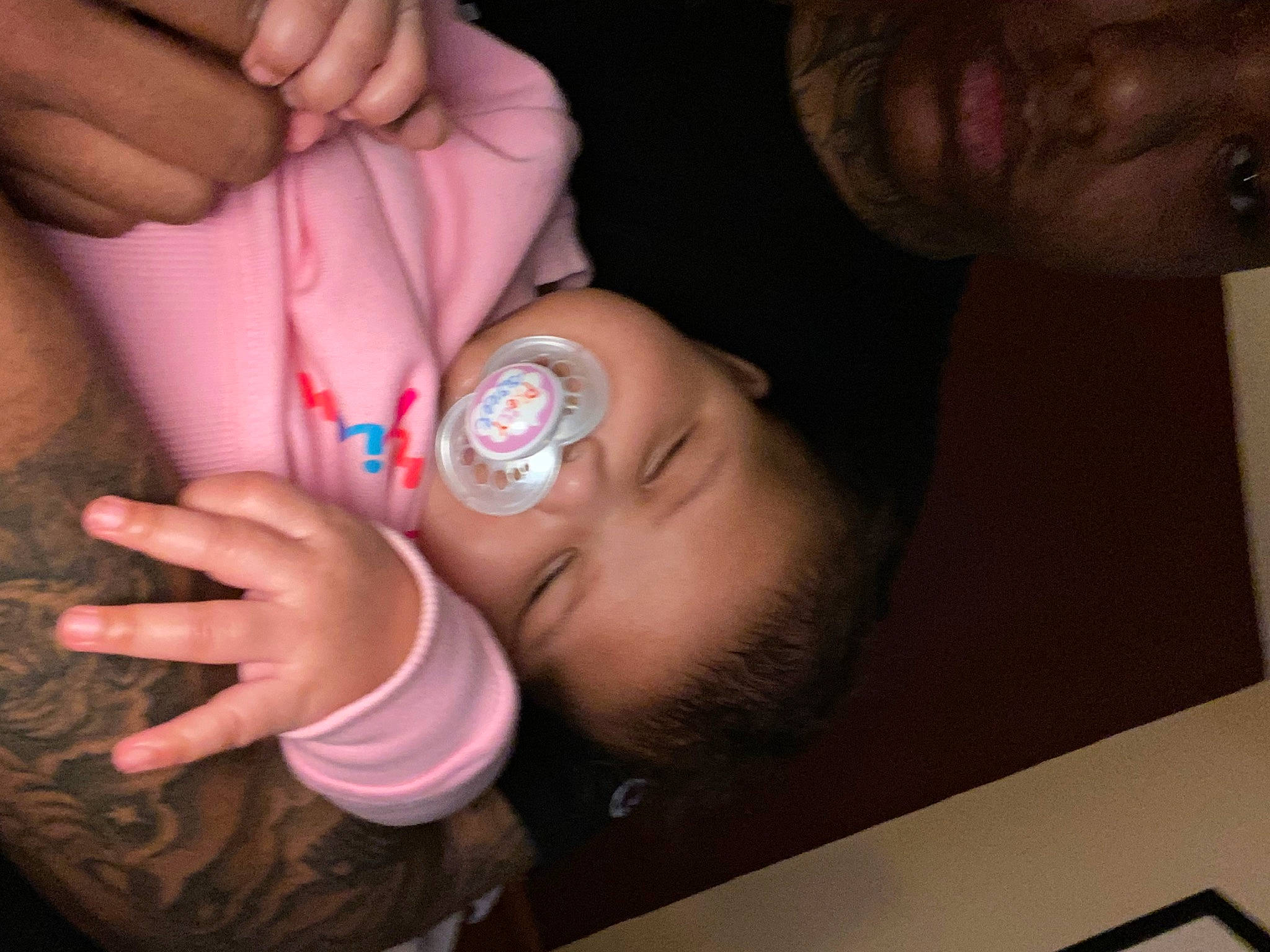 Izema is registered to the contest to win money with this photo: cheek, chin, ear, eyebrow, eyelash, facial_expression, finger, gesture, hairstyle, hand, happy, human, lip, mammal, mouth, muscle, neck, nose, organ, person