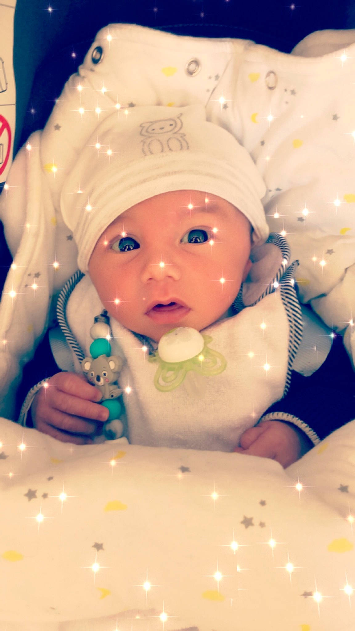 Celyan participe au concours pour gagner de l'argent avec cette photo : baby, bathing, cheek, child, fun, headwear, person, smile, toddler, toy