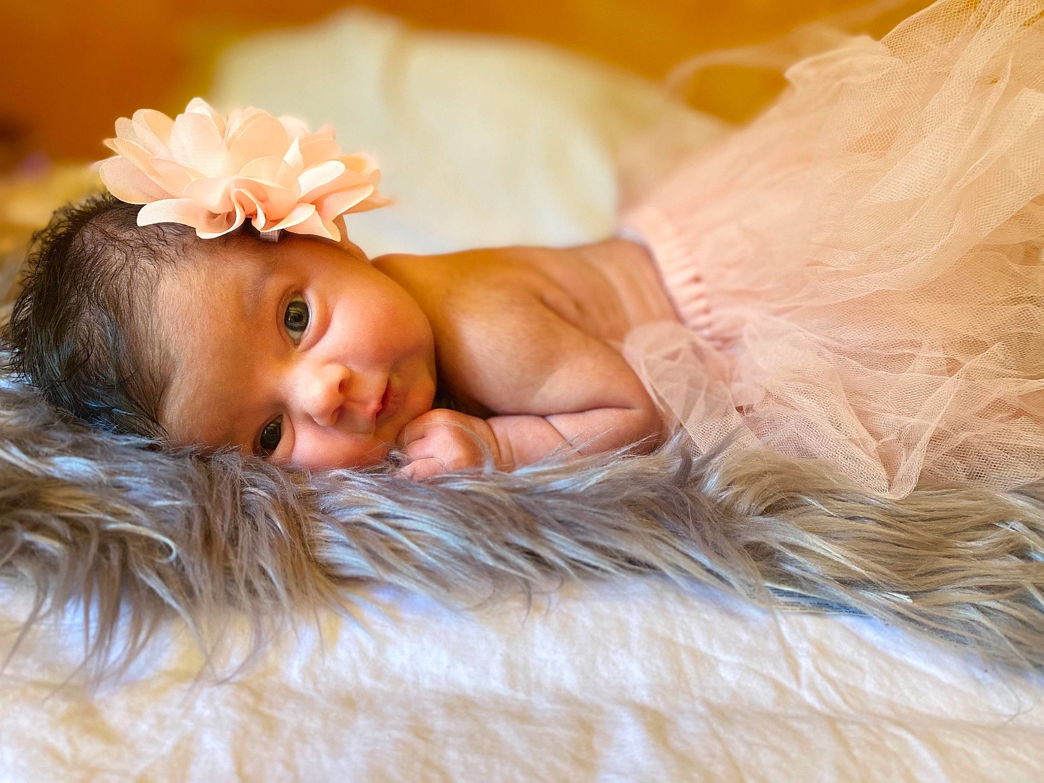 Lili participe au concours pour gagner de l'argent avec cette photo : baby, baby_sleeping, child, child_model, costume, fur, hair_accessory, headband, headpiece, long_hair, person, photography, portrait_photography, skin, toddler