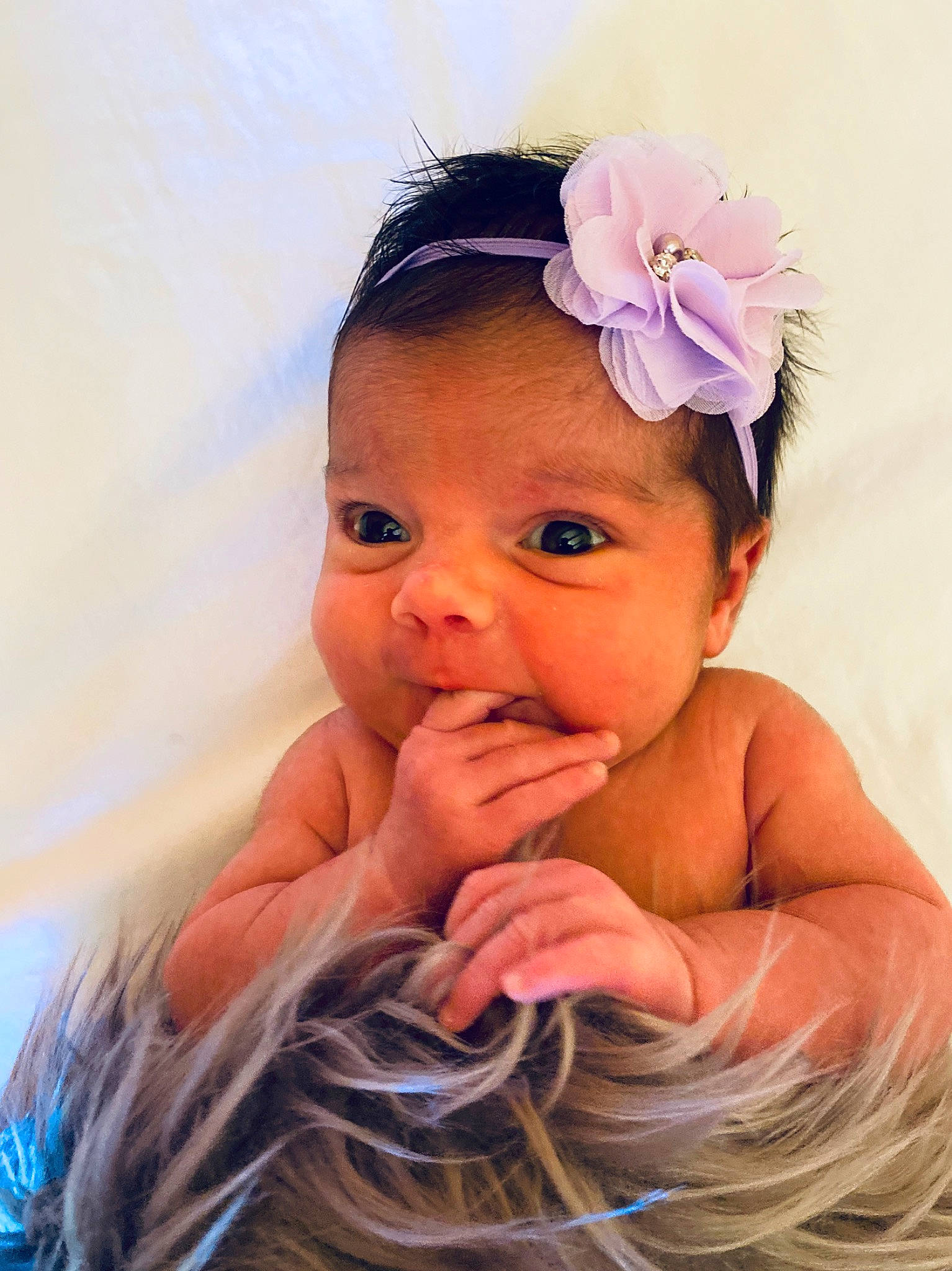 Lili a rejoint le concours — aidez-le/la à gagner de superbes lots ! baby, beauty, cheek, child, chin, face, fashion_accessory, forehead, hair_accessory, head, headband, headgear, headpiece, lip, neck, nose, person, pink, skin, smile