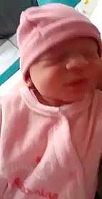 Laé participe au concours pour gagner de l'argent avec cette photo : baby, baby_toddler_clothing, cap, cheek, chest, child, comfort, eyelash, flesh, fun, hat, headwear, jaw, magenta, nose, person, pink, selfie, sleeve, smile