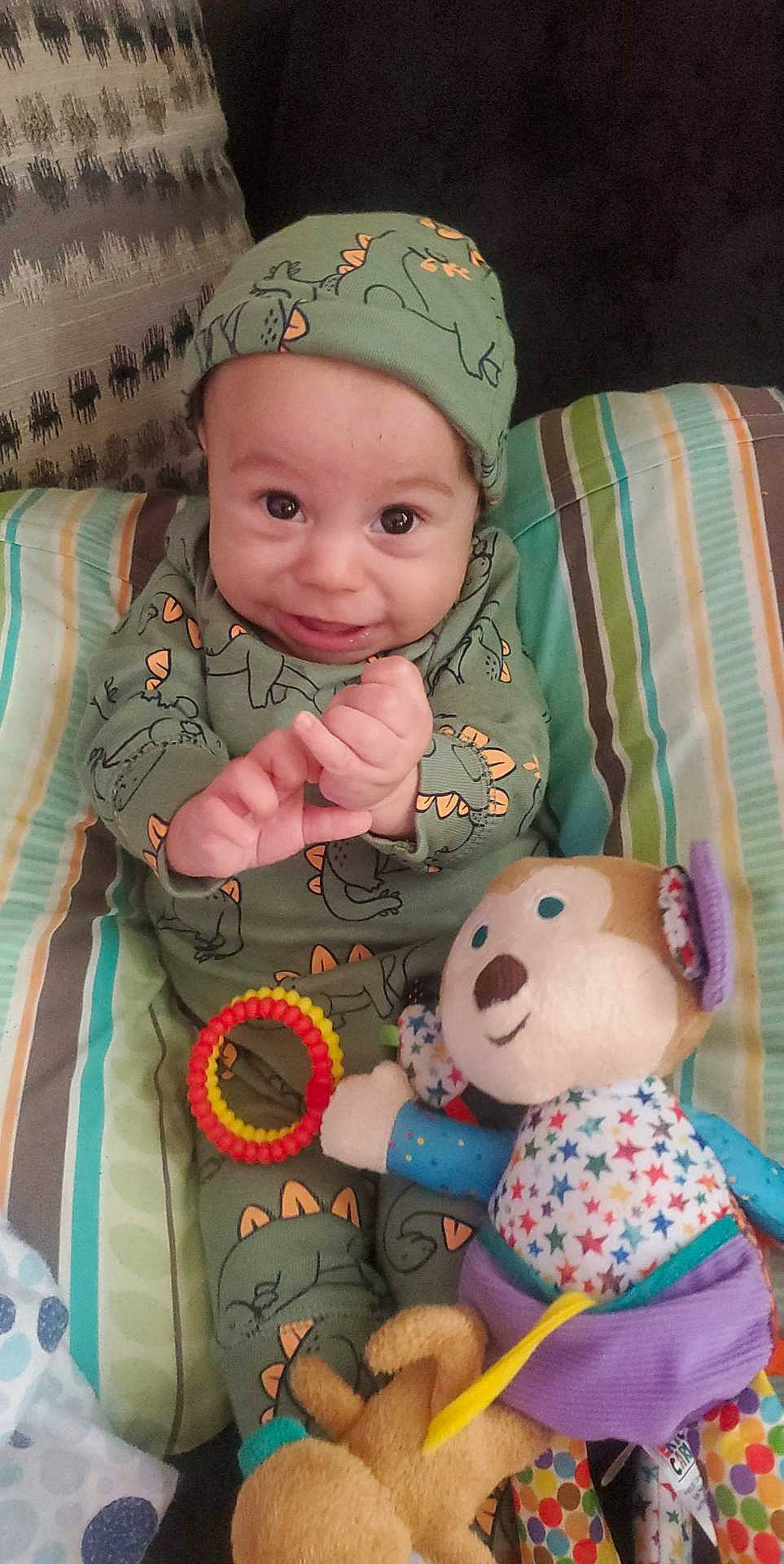 Link is registered to the contest to win money with this photo: baby, baby_toddler_clothing, cap, cheek, face, happy, head, headwear, iris, mammal, nose, organ, person, photograph, pink, product, skin, sleeve, smile, textile