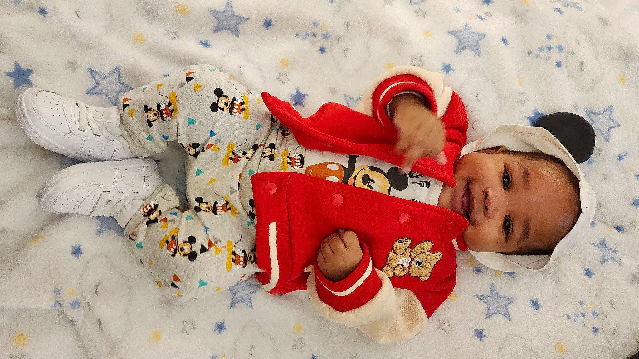 Jariah is registered to the contest to win money with this photo: baby, baby_products, baby_sleeping, baby_toddler_clothing, carmine, child, comfort, font, happy, hat, holiday, joy, linens, pattern, person, room, sleeve, sock, textile, toddler