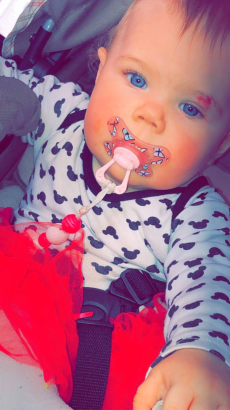 Giulia a rejoint le concours — aidez-le/la à gagner de superbes lots ! baby, baby_products, black_hair, cheek, child, eye, eyelash, face, head, lip, mouth, nail, nose, person, pink, skin, toddler, tongue