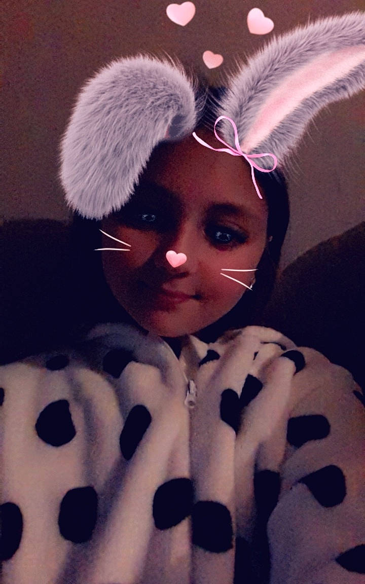 Kahinoucha participe au concours pour gagner de l'argent avec cette photo : child, doll, ear, eye, fur, headgear, headwear, outerwear, person, toy, white