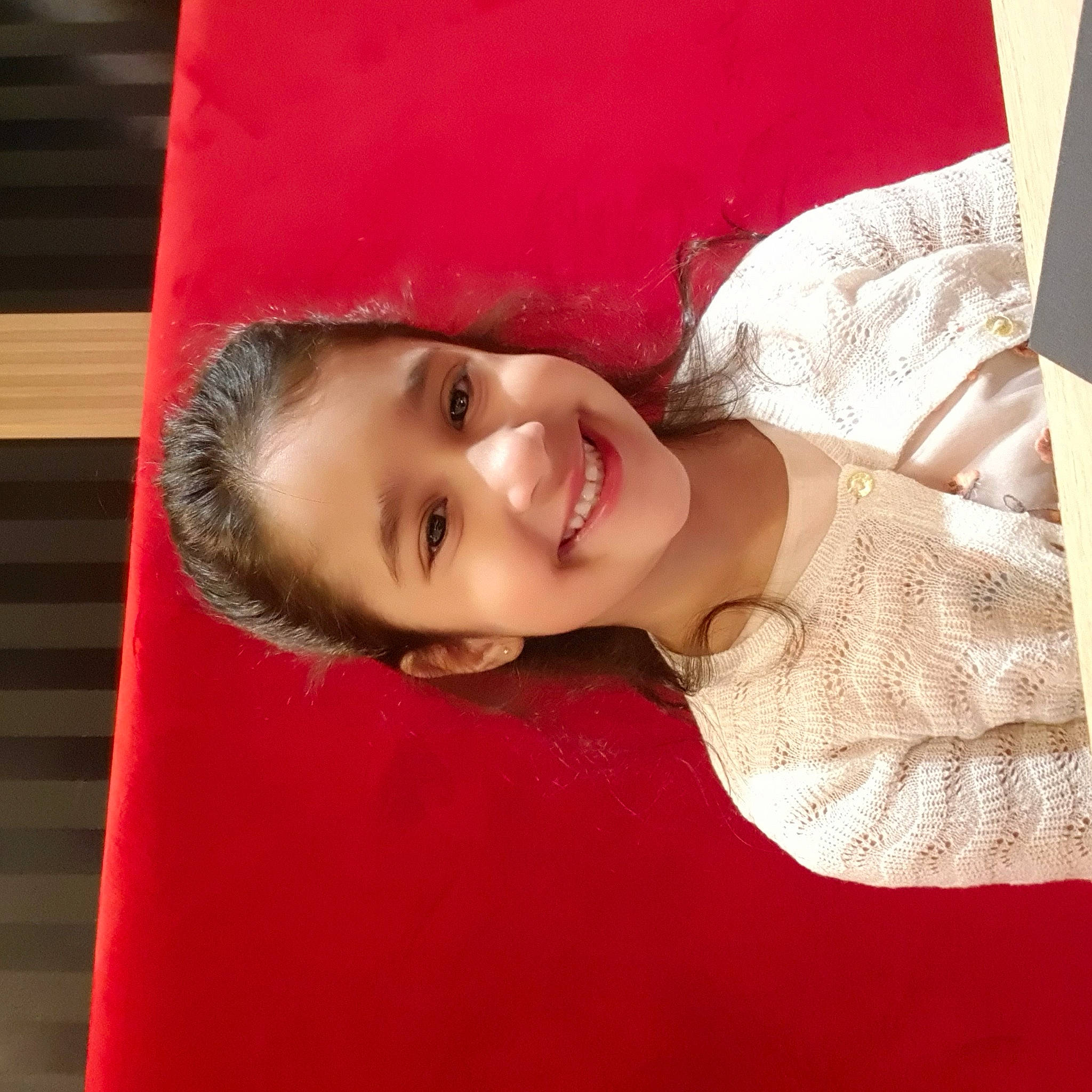 Carla participe au concours pour gagner de l'argent avec cette photo : cheek, child, chin, comfort, elbow, eyebrow, eyelash, flash_photography, fun, hairstyle, happy, joy, lip, magenta, neck, nose, person, portrait_photography, room, skin