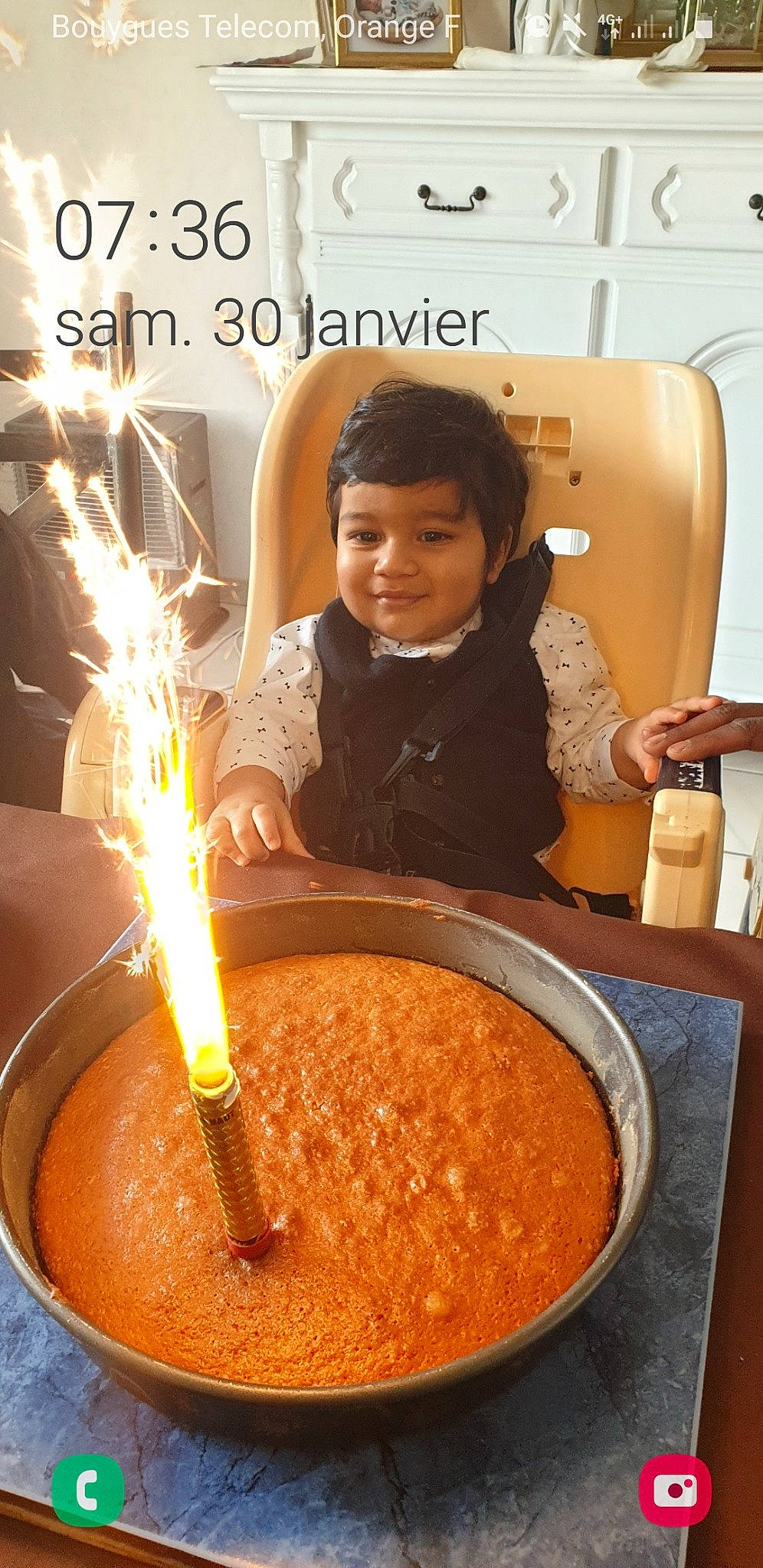 Léopold participe au concours pour gagner de l'argent avec cette photo : baked_goods, baking, birthday_cake, cake, cooking, cuisine, curry, dessert, dish, event, food, happy, heat, ingredient, joy, person, produce, recipe, smile, sweetness