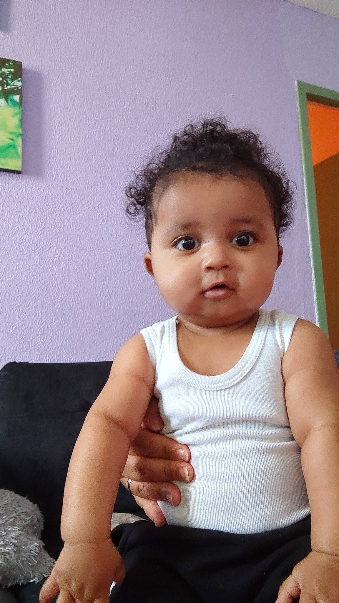 Ayoub participe au concours pour gagner de l'argent avec cette photo : active_tank, arm, baby, baby_toddler_clothing, cheek, elbow, eyelash, finger, flash_photography, gesture, hand, happy, iris, joint, lip, neck, nose, person, photograph, shoulder