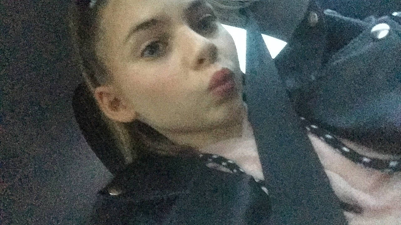 Romane participe au concours pour gagner de l'argent avec cette photo : black_hair, cheek, chin, eye, eyebrow, face, forehead, head, jaw, lip, mouth, neck, nose, person, photography, selfie