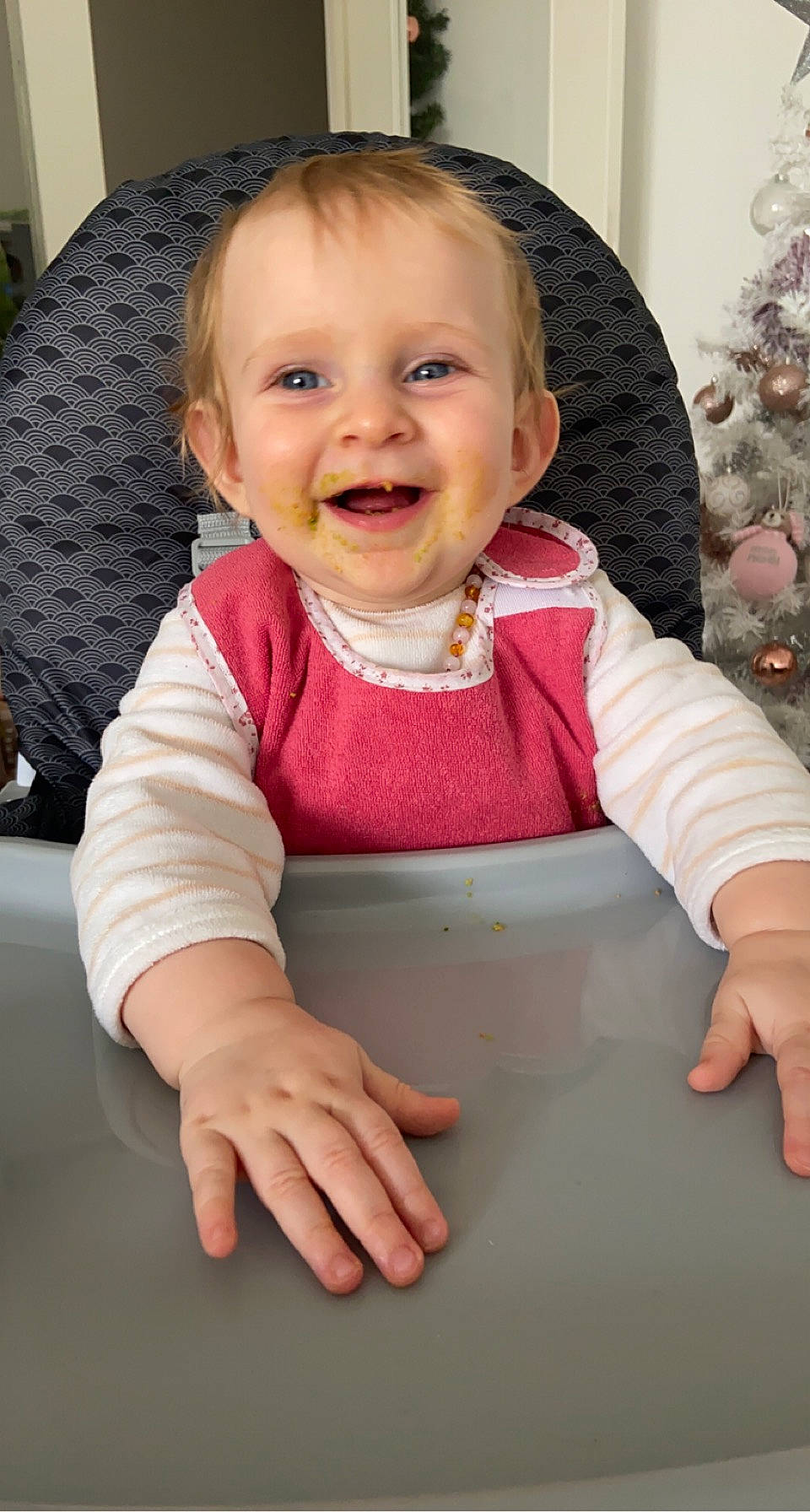 Ileana participe au concours pour gagner de l'argent avec cette photo : arm, baby, baby_toddler_clothing, cheek, child, chin, comfort, eye, face, facial_expression, fun, hair, hairstyle, happy, head, iris, joy, person, skin, sleeve