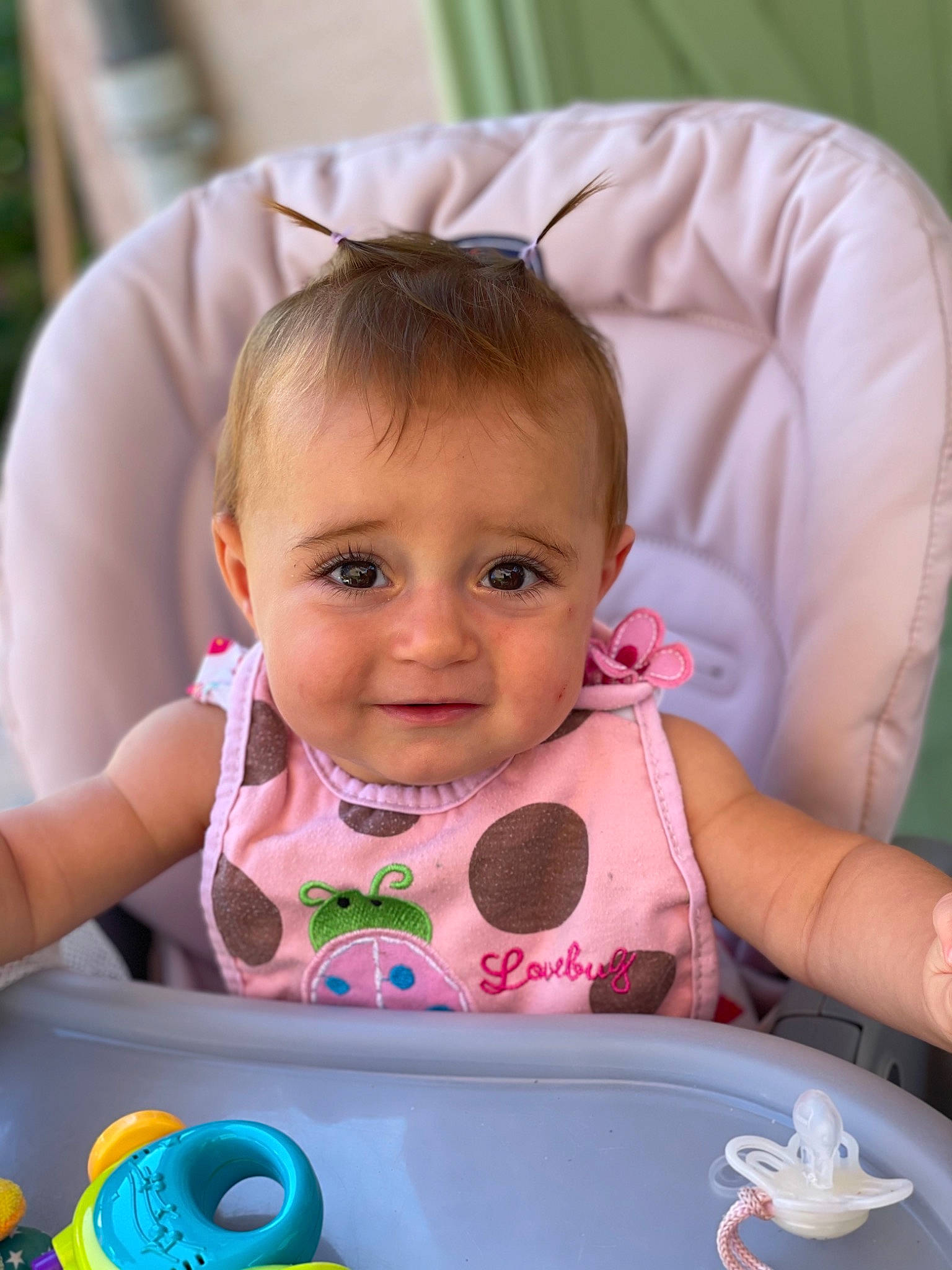 Mélyne a rejoint le concours — aidez-le/la à gagner de superbes lots ! baby, baby_toddler_clothing, cheek, child, eye, face, facial_expression, finger, hairstyle, happy, head, iris, joy, mouth, person, pink, product, skin, smile, toddler