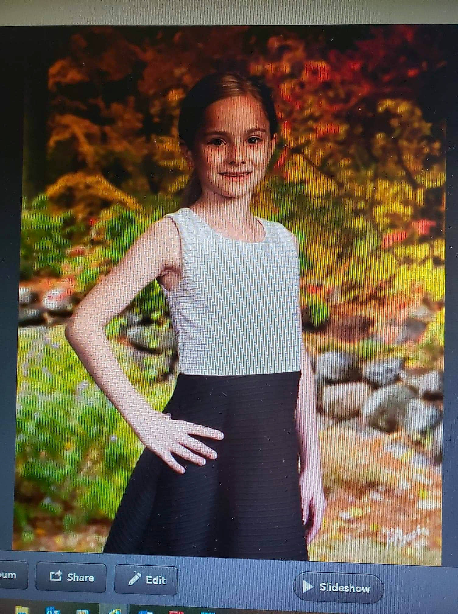 Cierra is registered to the contest to win money with this photo: autumn, beauty, electronic_device, flash_photography, joy, leaf, media, pattern, person, photo_shoot, photograph, photography, portrait, portrait_photography, room, technology, tree