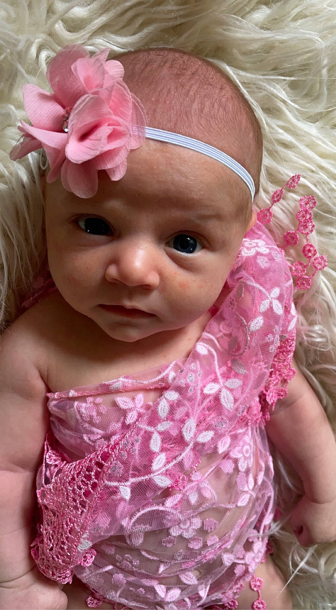 Nélya a rejoint le concours — aidez-le/la à gagner de superbes lots ! baby_toddler_clothing, cheek, chin, clothing, dress, eye, eyebrow, eyelash, face, hair, hairstyle, happy, head, headwear, iris, lip, neck, organ, person, purple