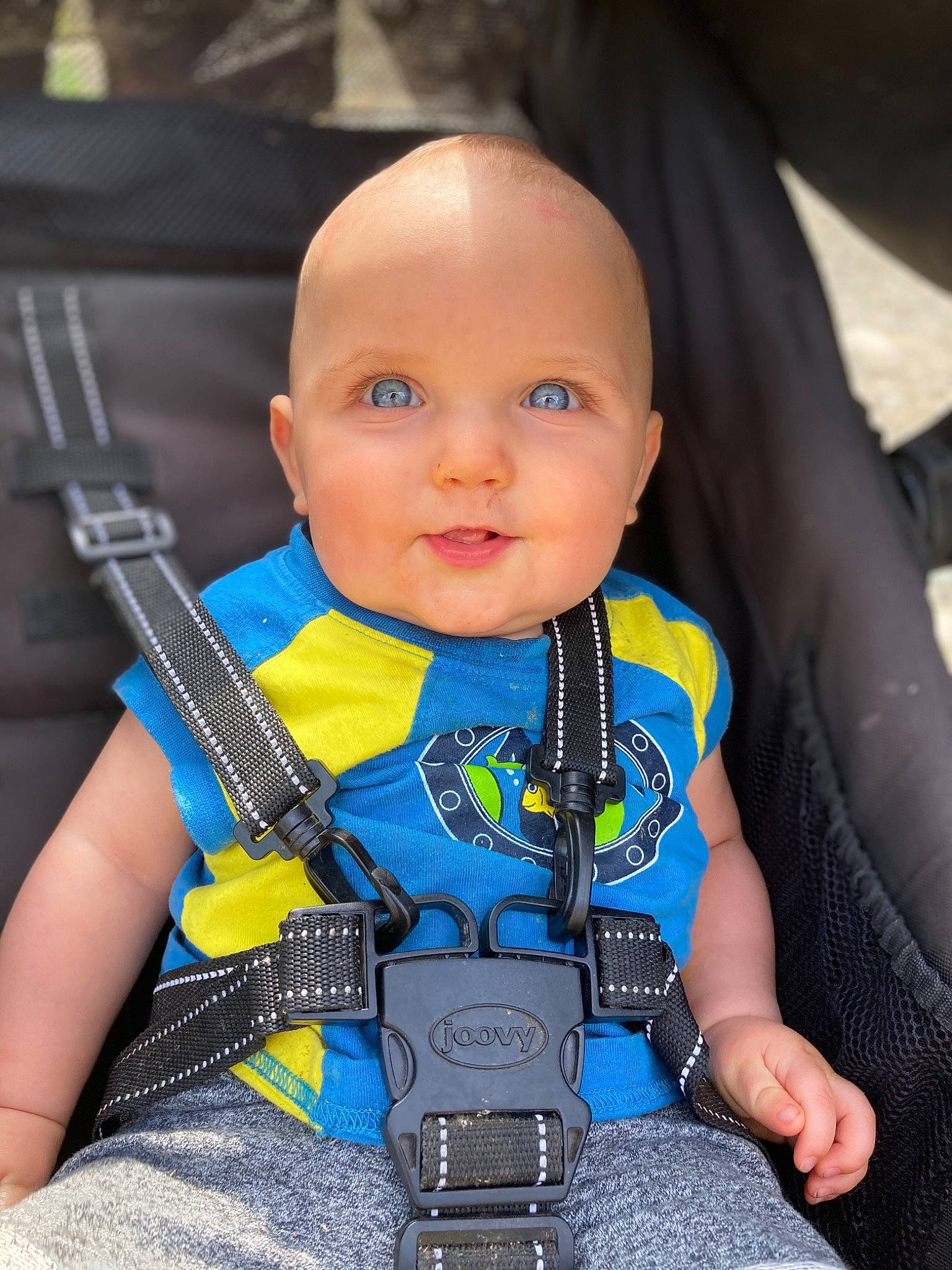 Caine is registered to the contest to win money with this photo: baby, baby_carriage, baby_in_car_seat, baby_products, car_seat, child, person, product, seat_belt, skin, toddler