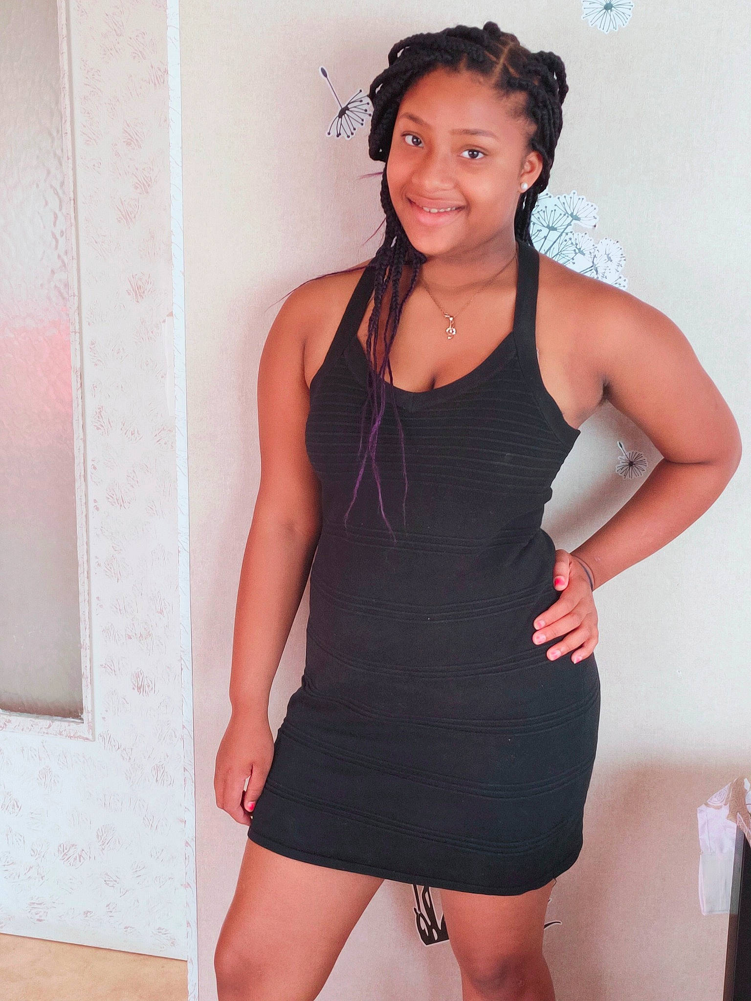 Oceanne participe au concours pour gagner de l'argent avec cette photo : arm, black, black_hair, clothing, cocktail_dress, dress, human_leg, joy, lady, leg, little_black_dress, neck, person, photo_shoot, thigh