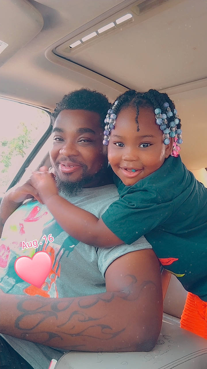 Jessiah is registered to the contest to win money with this photo: abdomen, child, cool, event, eye, face, facial_expression, flash_photography, friendship, fun, hairstyle, happy, head, joy, leisure, person, recreation, skin, smile, t_shirt